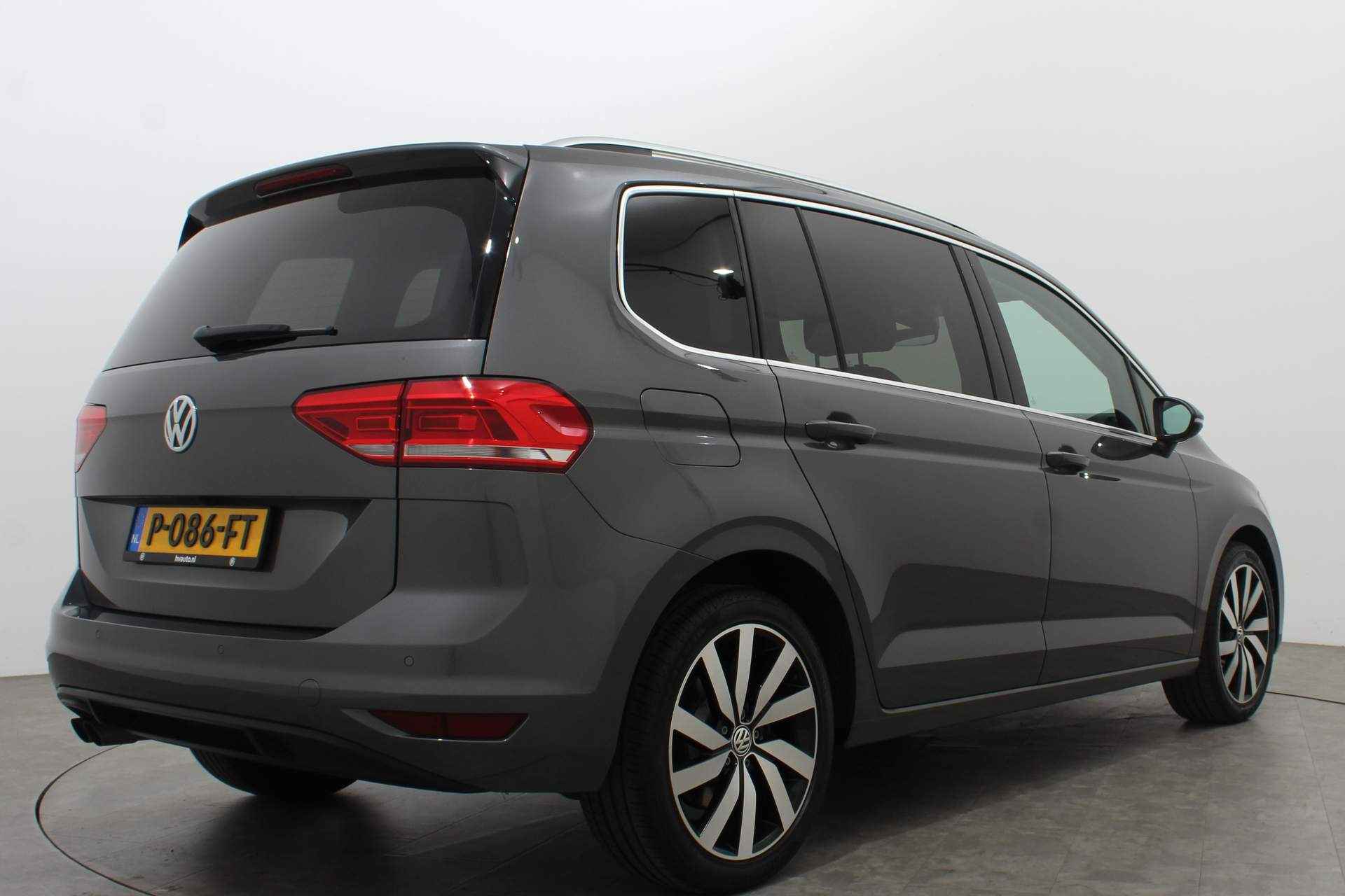 Volkswagen Touran 1.8 TSI 180PK HIGHLINE DSG7 | Leder | Trekhaak | Navi - 16/43