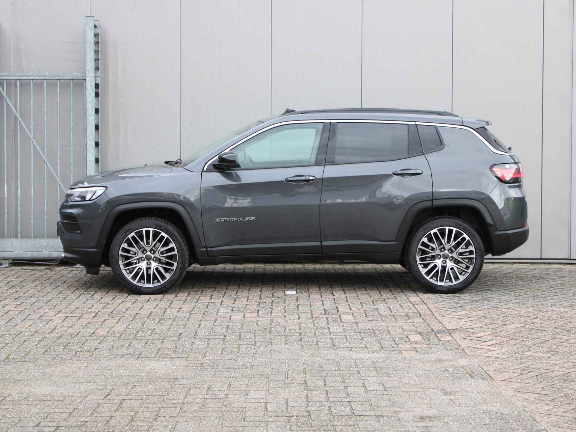 Jeep Compass 1.5T e-Hybrid Limited | Navi / Pano / Camera - 11/24