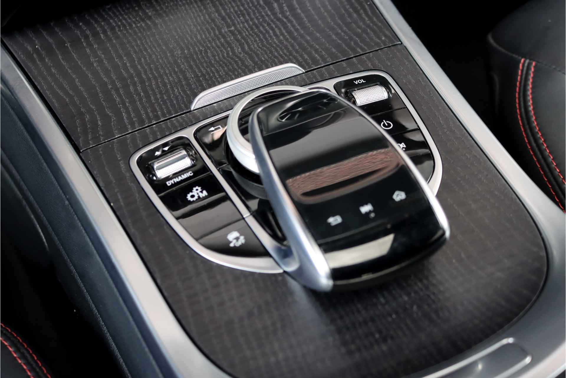 Mercedes-Benz G-Klasse 400 d AMG Line Aut9, Schuifdak, Distronic+, Memory, Burmester, Standkachel, Leder, Surround Camera, Trekhaak, Rijassistentiepakket, Sfeerverlichting, Etc. - 36/53