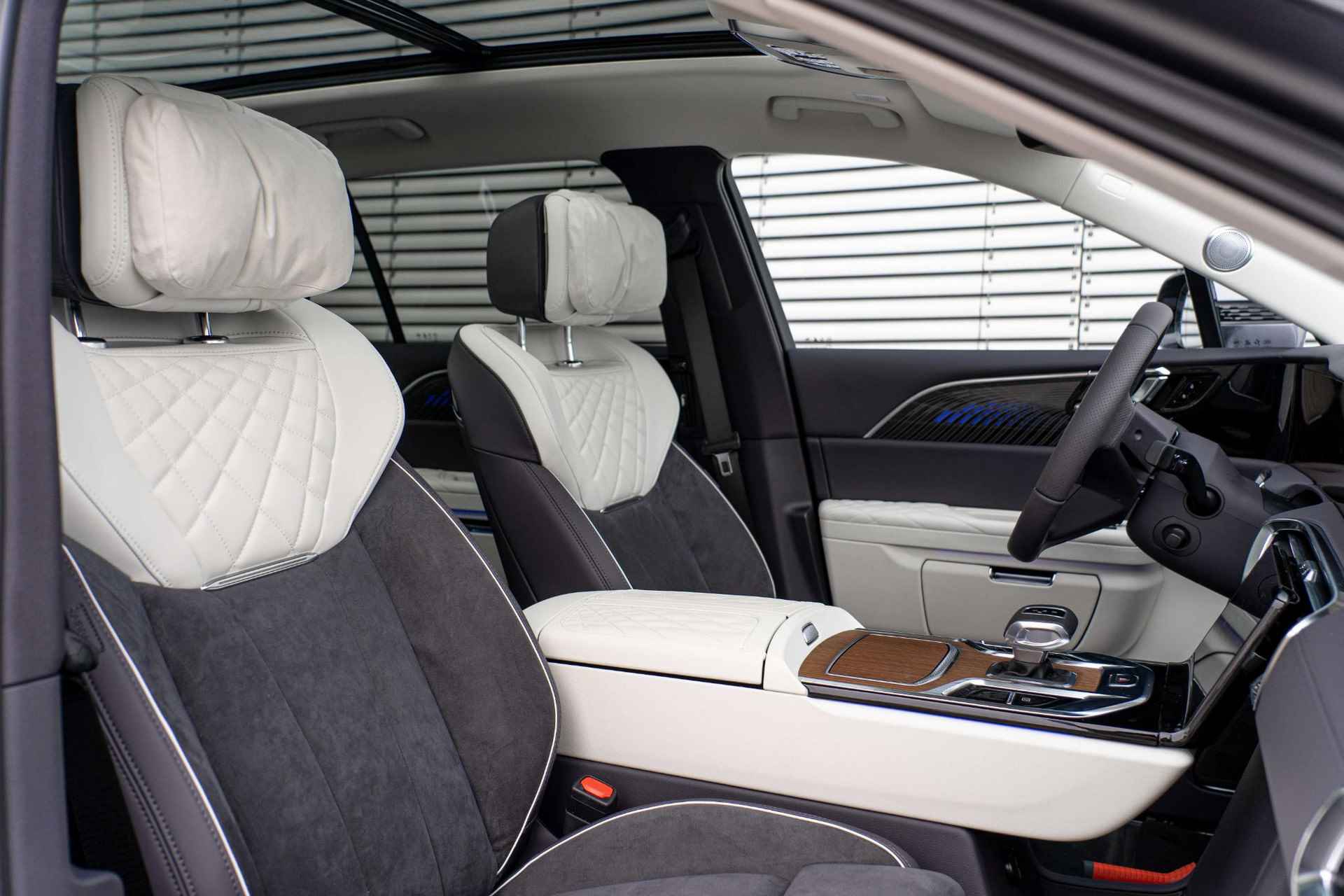 Hongqi  E-HS9 Executive Limited 99 kWh AWD | 7-zitter | Two-Tone Interieur | Panoramadak | Verwarmde Voorstoelen en Achterbank - 5/22