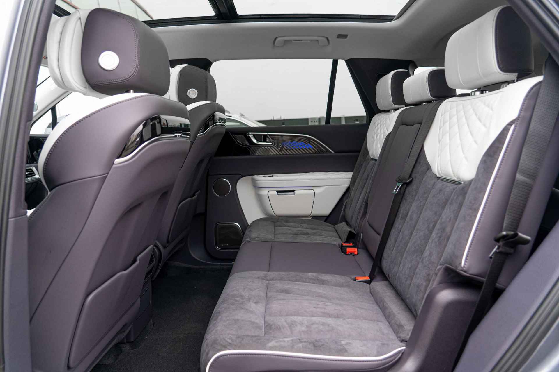 Hongqi  E-HS9 Executive Limited 99 kWh AWD | 7-zitter | Two-Tone Interieur | Panoramadak | Verwarmde Voorstoelen en Achterbank - 6/22