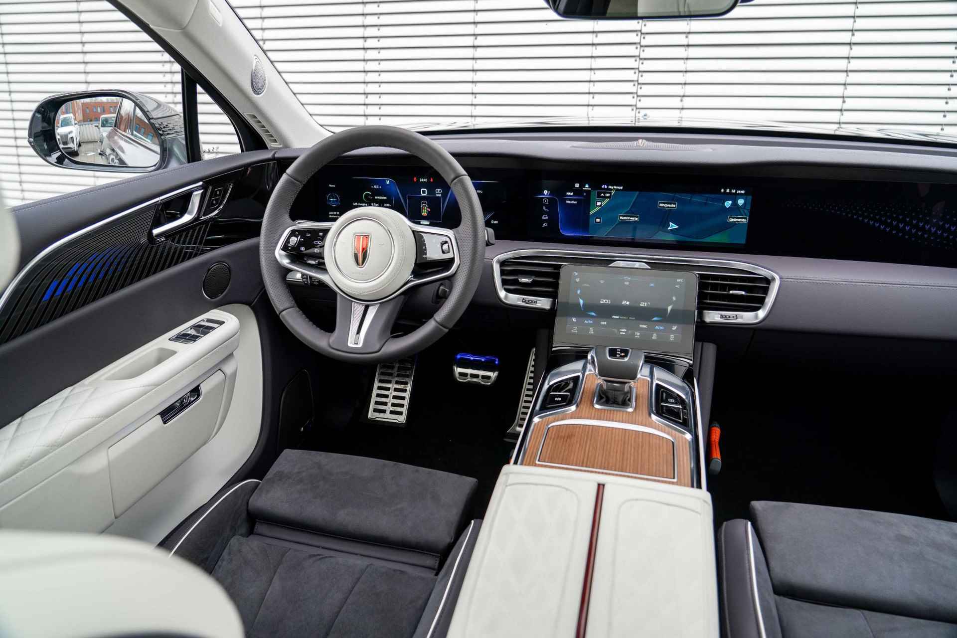 Hongqi  E-HS9 Executive Limited 99 kWh AWD | 7-zitter | Two-Tone Interieur | Panoramadak | Verwarmde Voorstoelen en Achterbank - 19/22