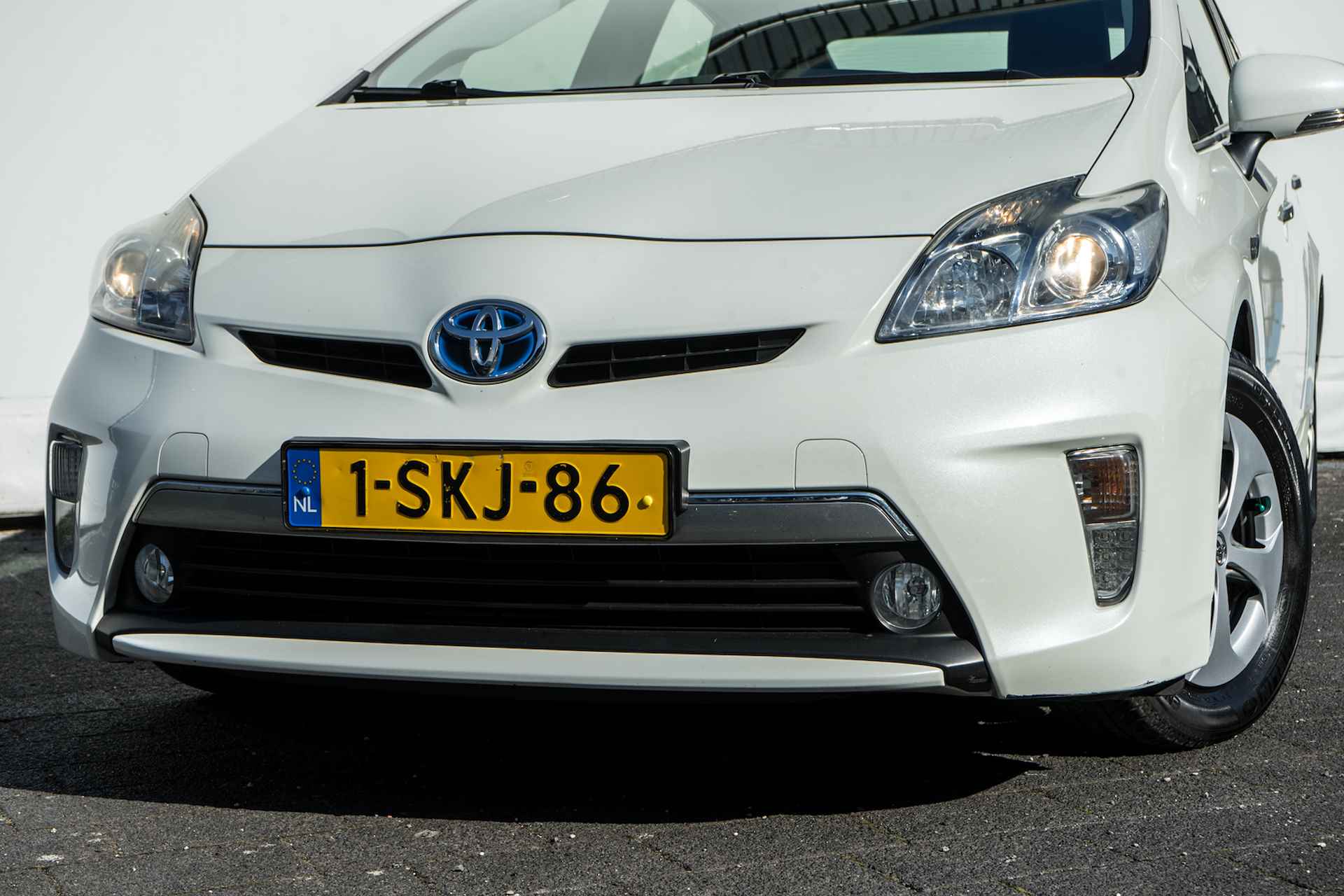 Toyota Prius 1.8 Plug-in 136pk Aspiration Navigatie/ Head up/ Camera/ Half leer/ Stoelverwarming/ Cruise control - 3/36