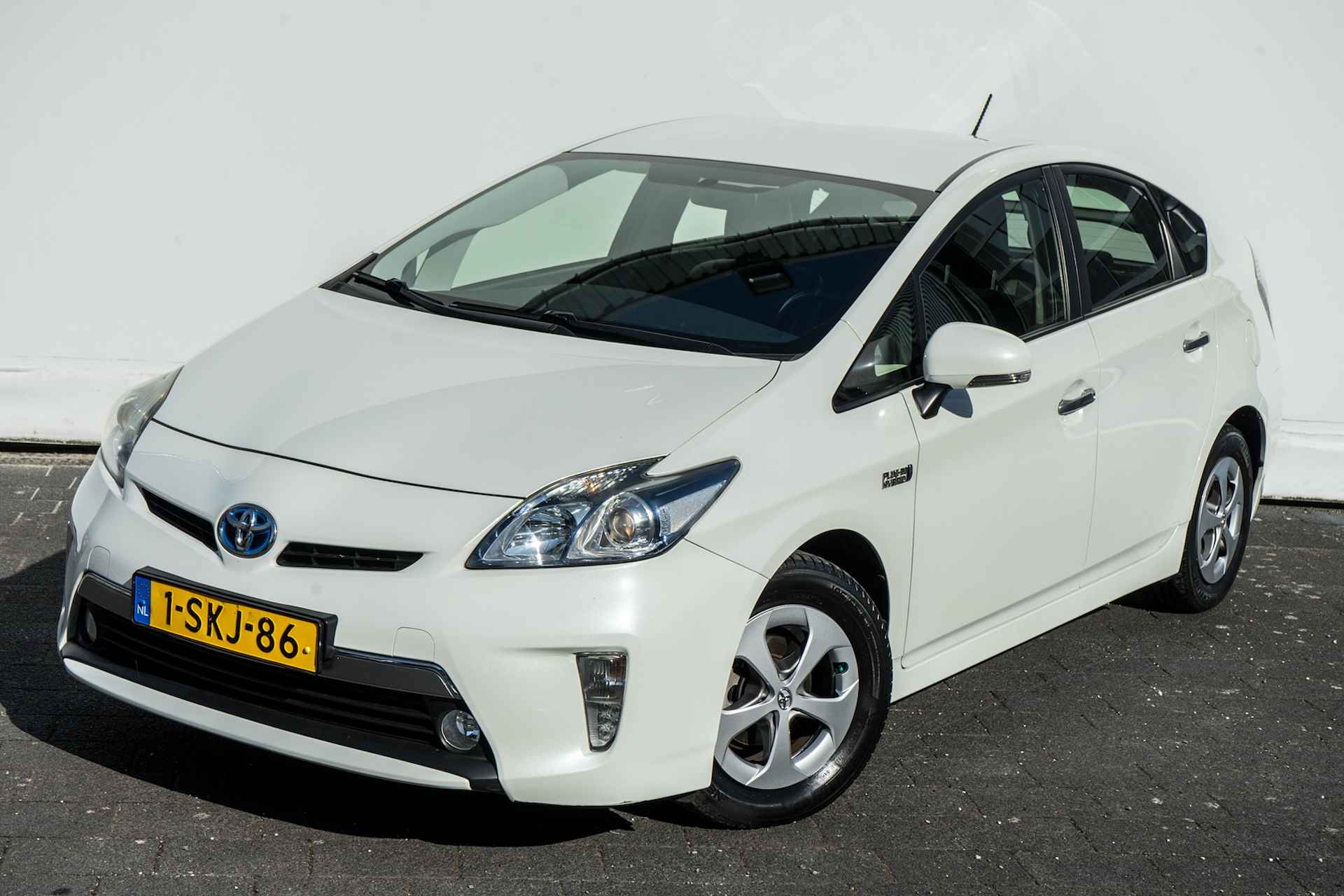 Toyota Prius 1.8 Plug-in 136pk Aspiration Navigatie/ Head up/ Camera/ Half leer/ Stoelverwarming/ Cruise control - 6/36