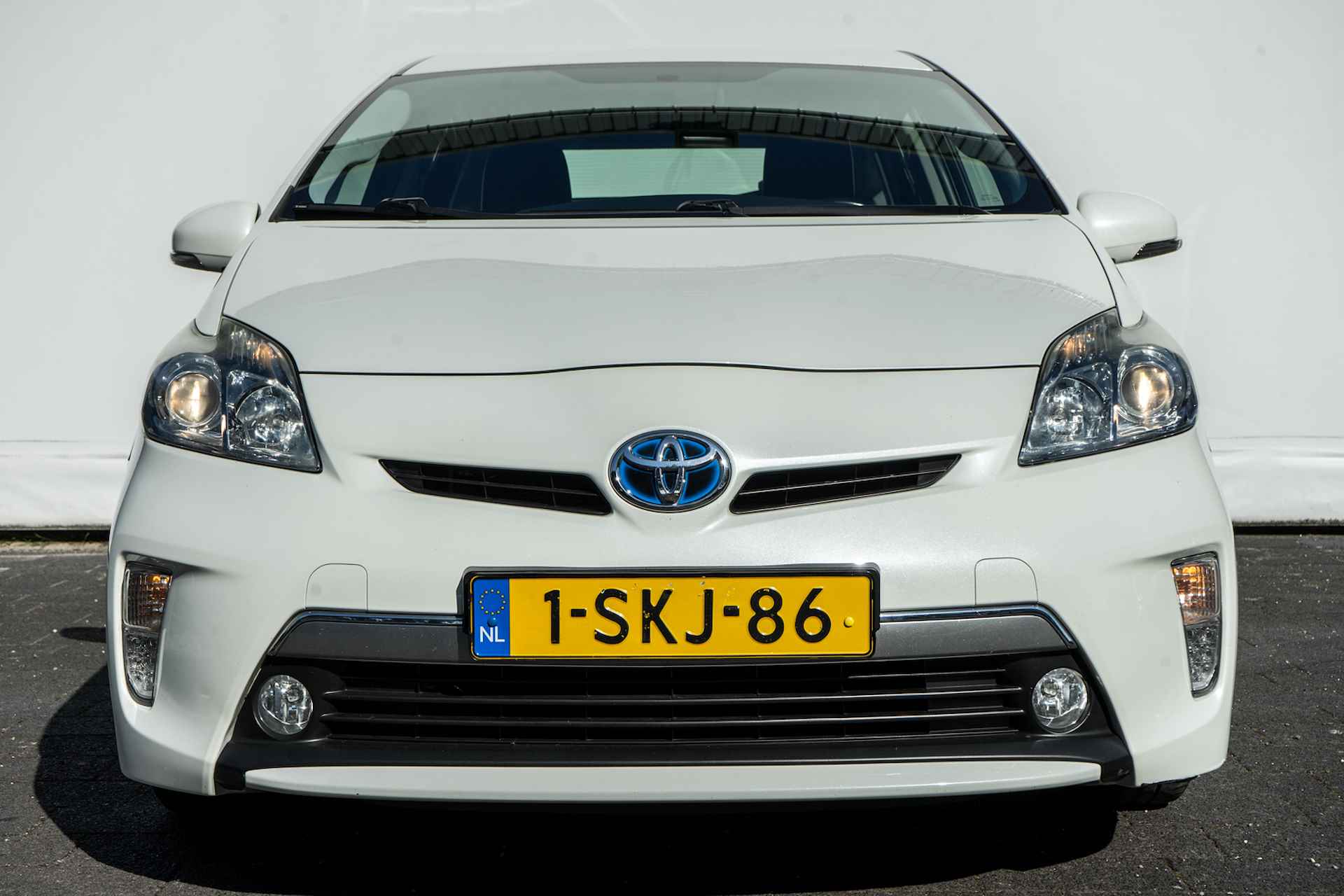 Toyota Prius 1.8 Plug-in 136pk Aspiration Navigatie/ Head up/ Camera/ Half leer/ Stoelverwarming/ Cruise control - 8/36