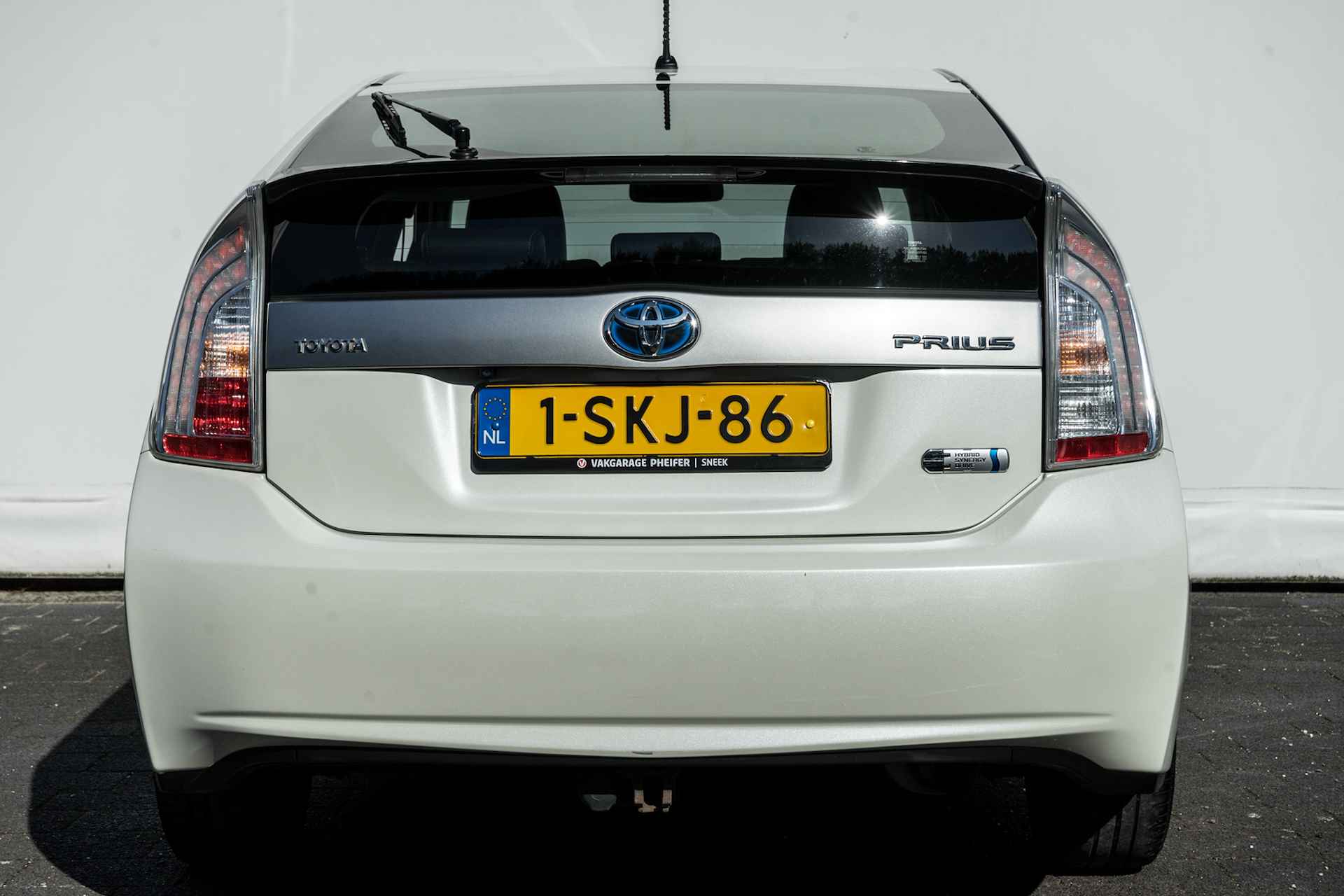 Toyota Prius 1.8 Plug-in 136pk Aspiration Navigatie/ Head up/ Camera/ Half leer/ Stoelverwarming/ Cruise control - 9/36