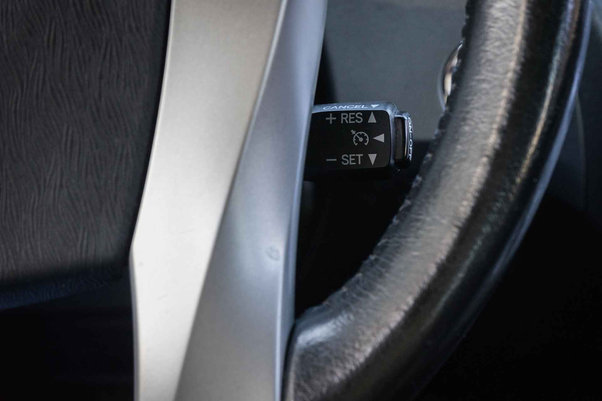 Toyota Prius 1.8 Plug-in 136pk Aspiration Navigatie/ Head up/ Camera/ Half leer/ Stoelverwarming/ Cruise control - 21/36