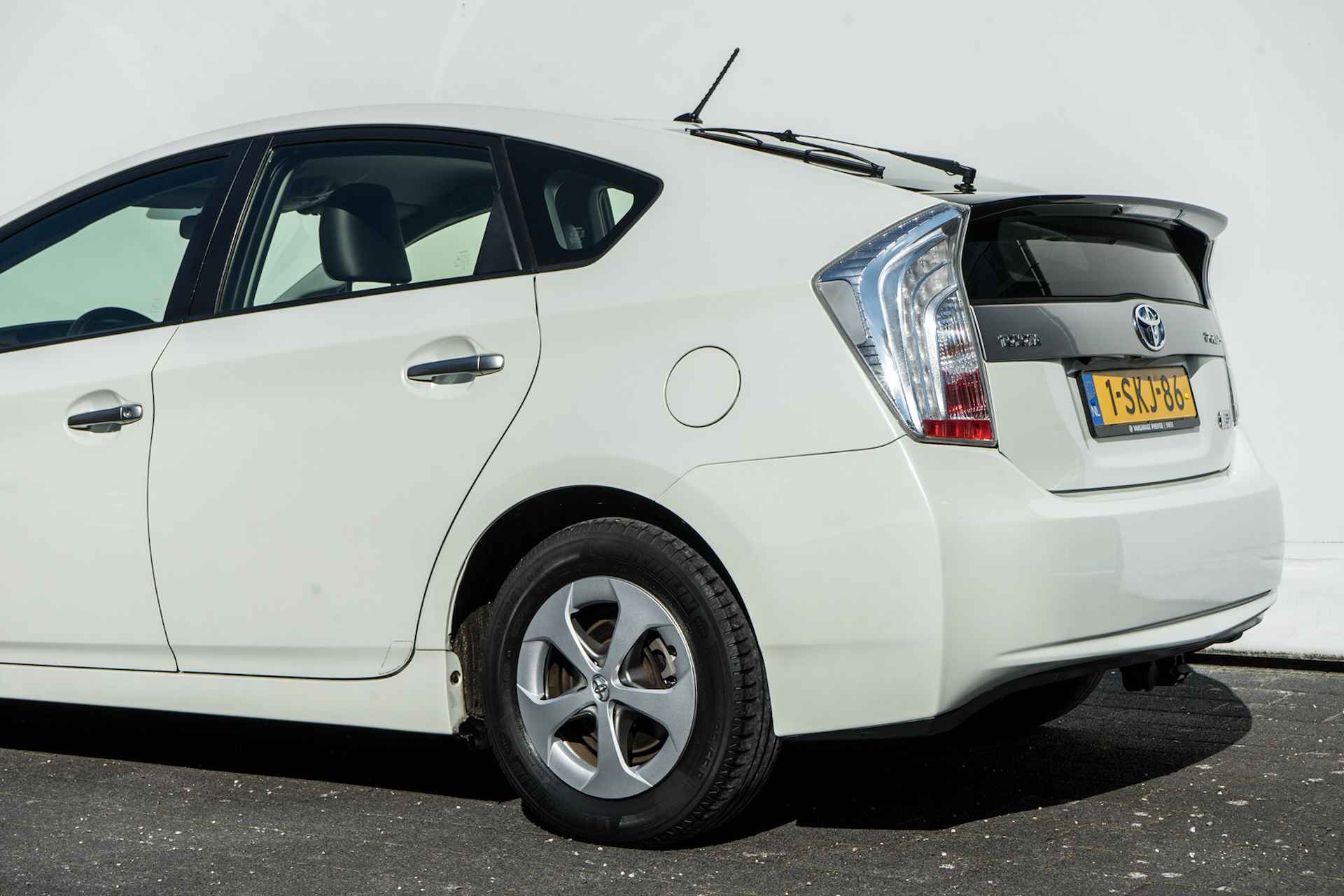 Toyota Prius 1.8 Plug-in 136pk Aspiration Navigatie/ Head up/ Camera/ Half leer/ Stoelverwarming/ Cruise control - 33/36