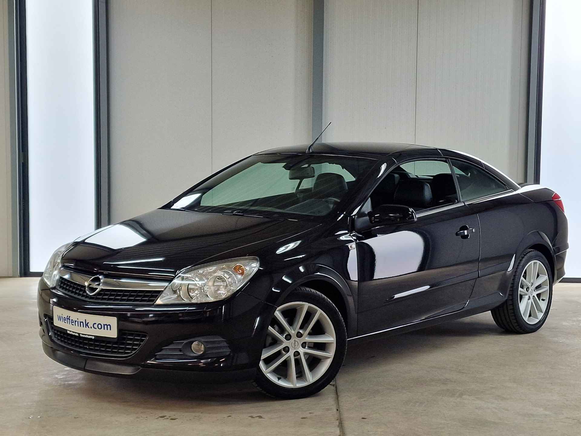 Opel Astra TwinTop 1.6 Temptation 116pk | Navi | PDC achter - 22/24