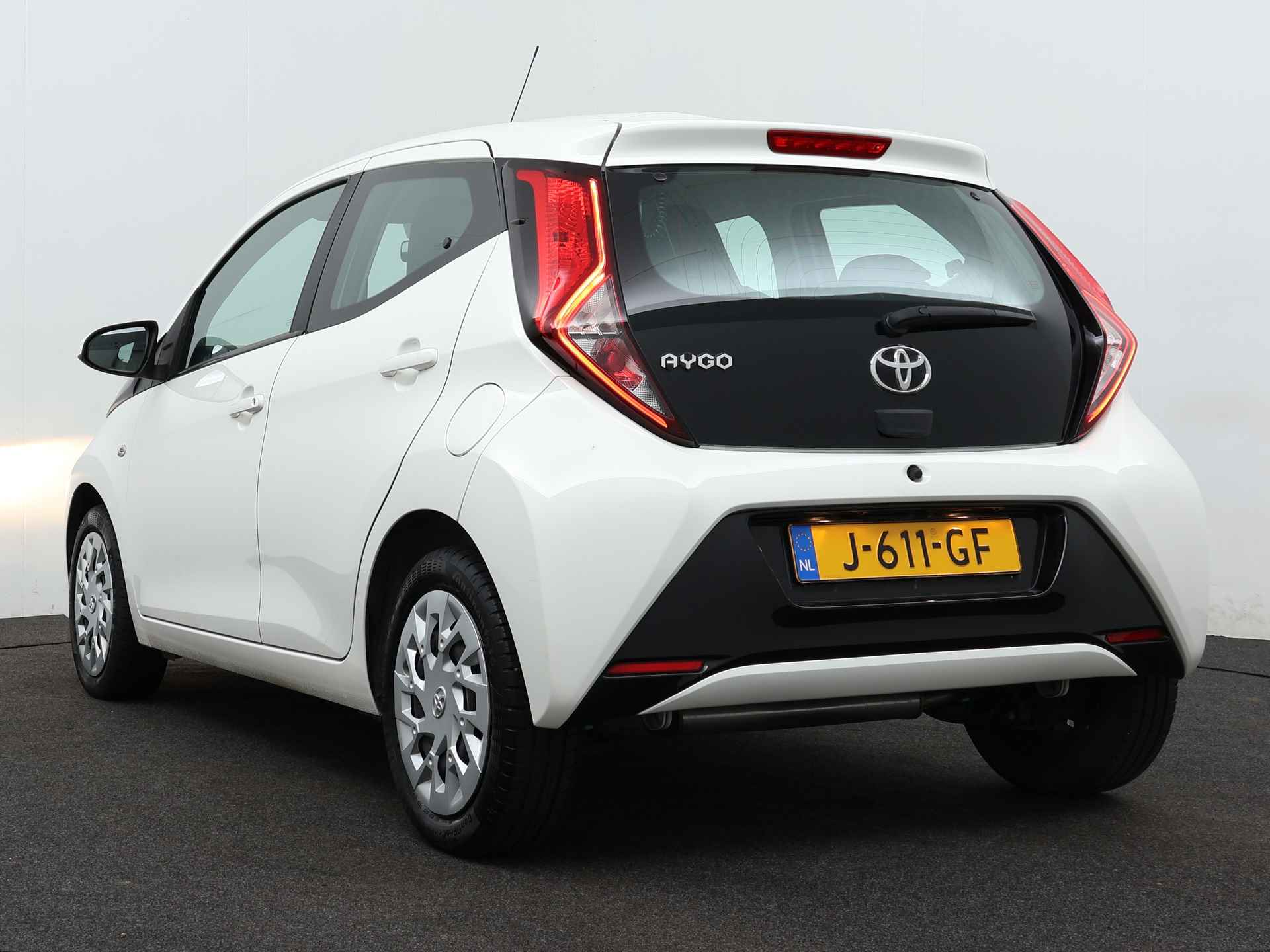 Toyota Aygo 1.0 VVT-i X-Play Automaat | Apple CarPlay | Android Auto | - 15/37