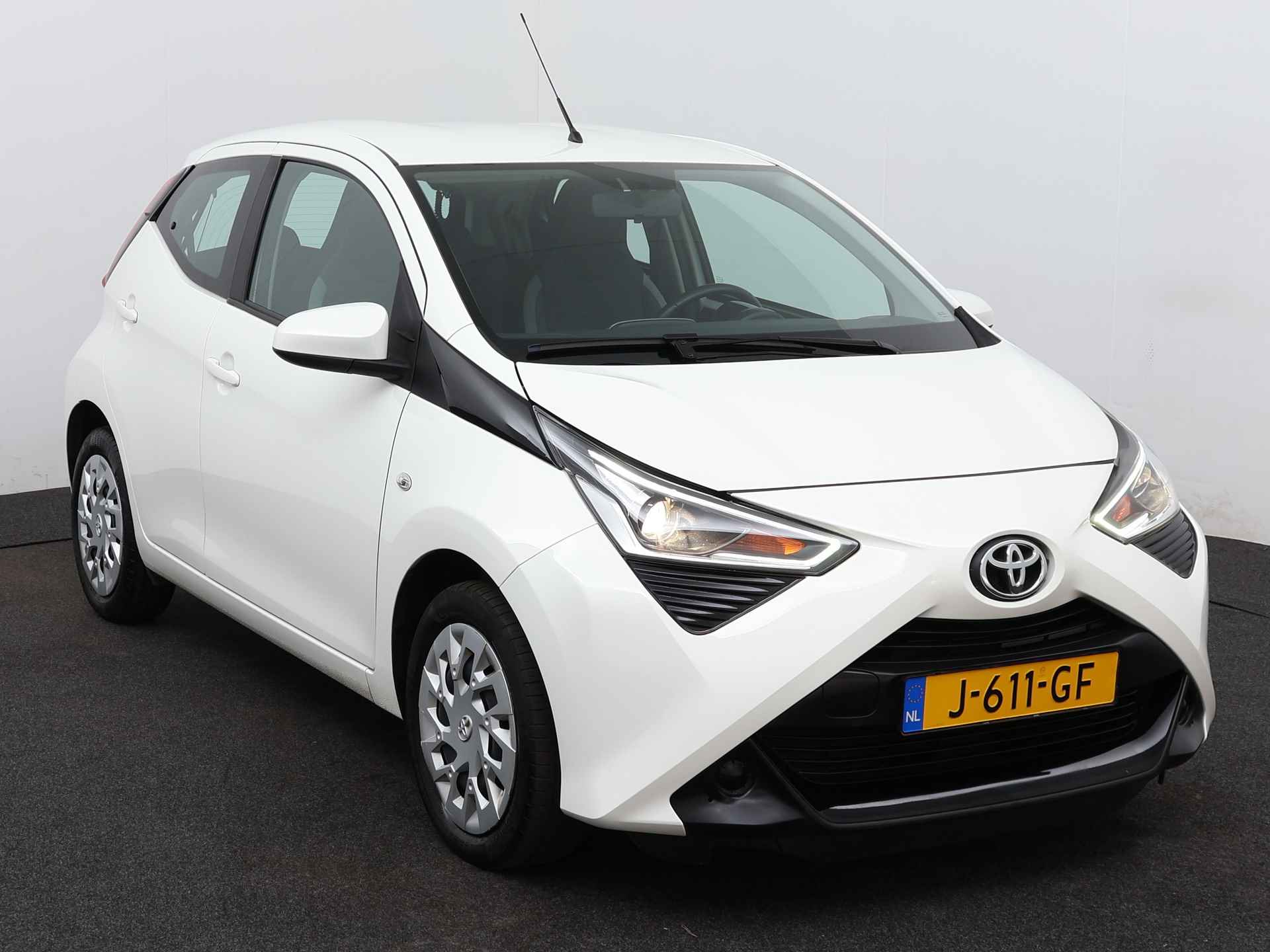 Toyota Aygo 1.0 VVT-i X-Play Automaat | Apple CarPlay | Android Auto | - 26/37