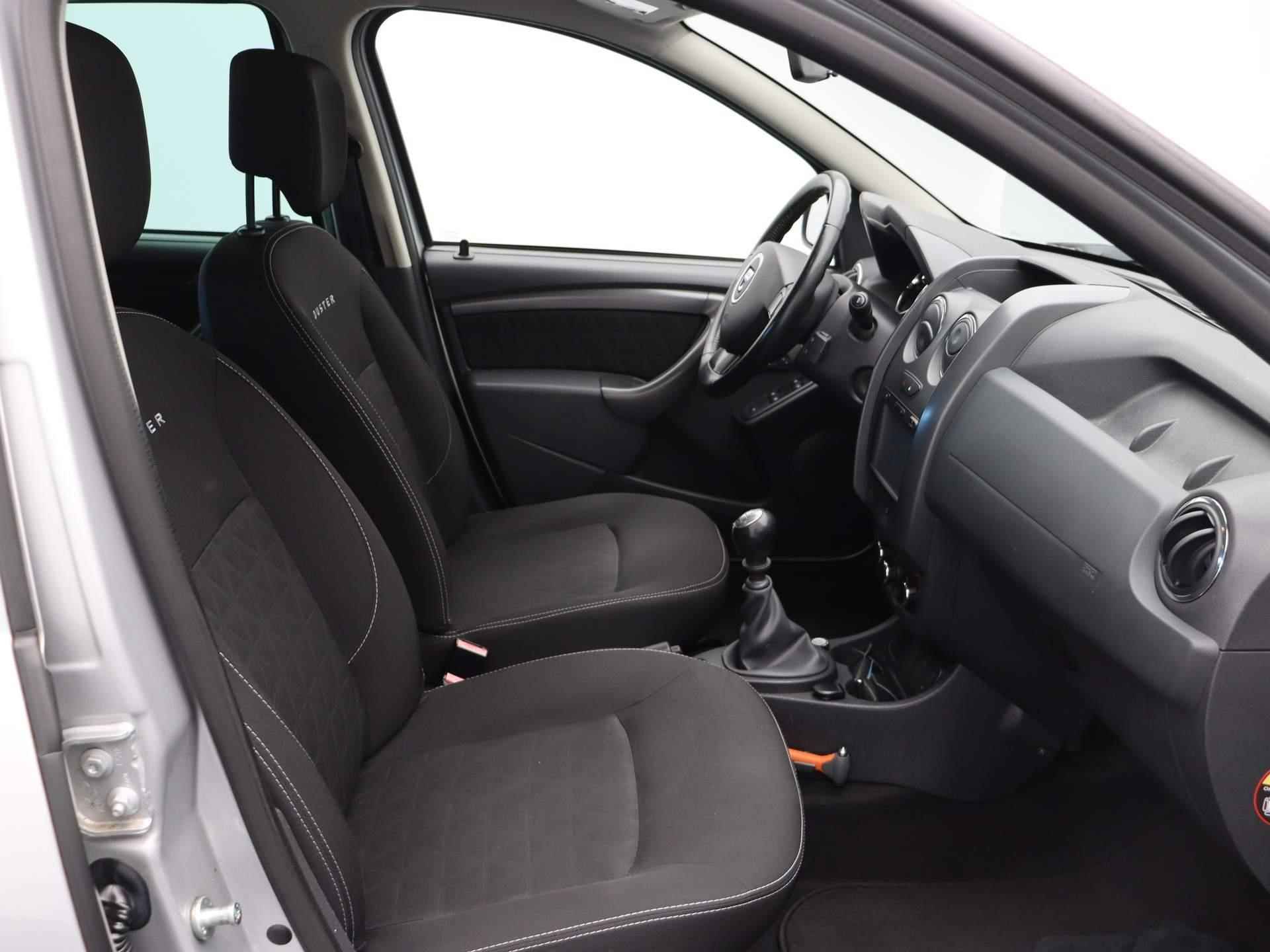 Dacia Duster TCe 125pk 4x2 Prestige | Trekhaak | Navigatie | Airco | LPG | Trekhaak 1.500kg Trekvermogen | - 4/39