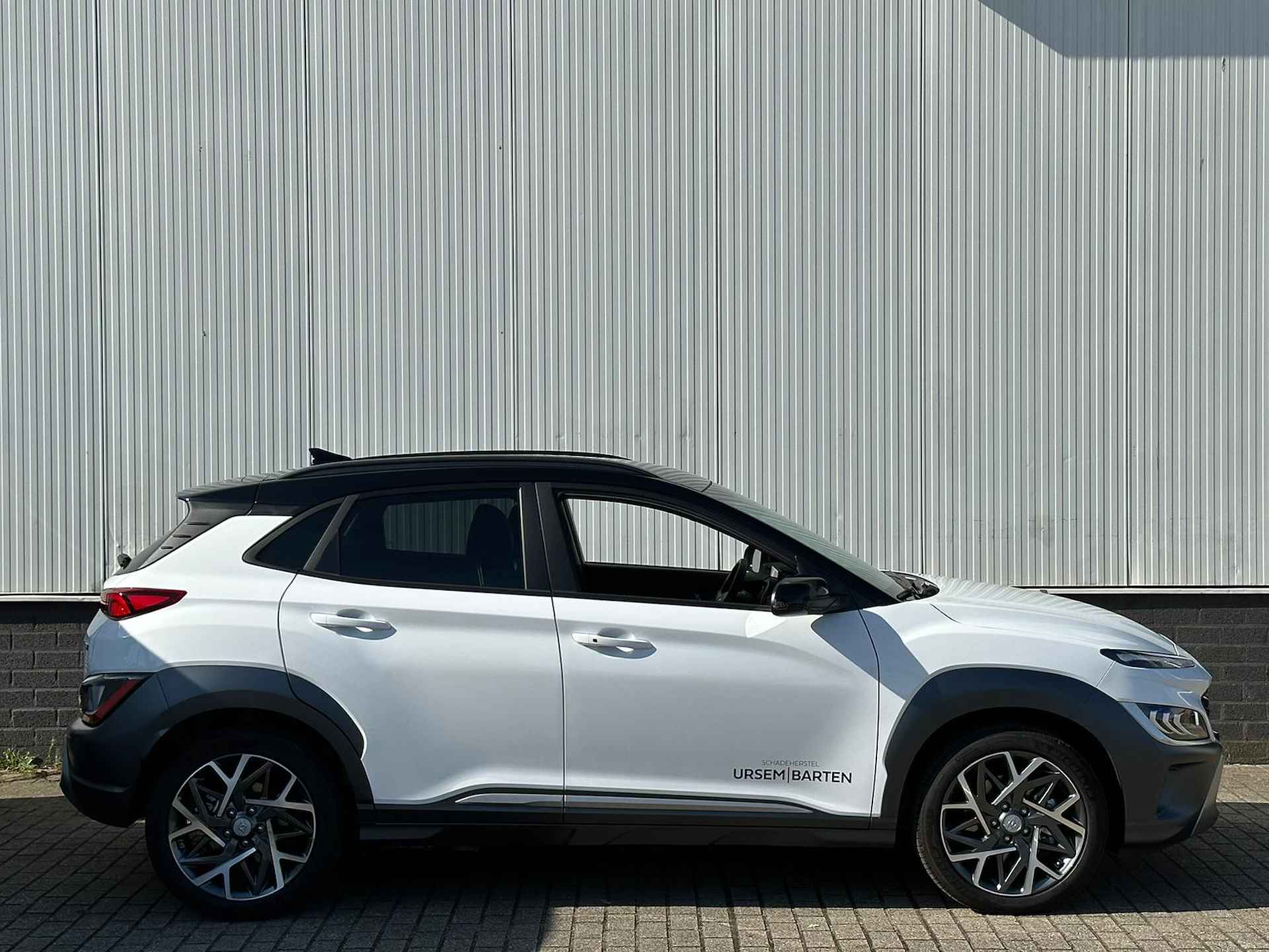 Hyundai KONA 1.6 GDI HEV Premium - 3/25