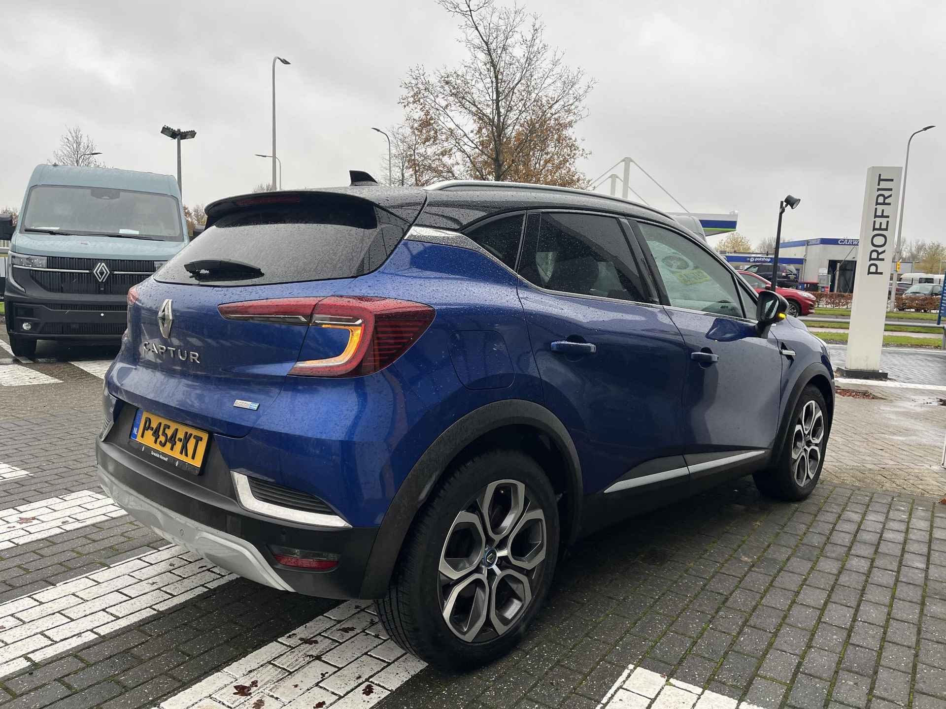 Renault Captur 1.6 E-Tech Plug-in Hybrid 160 Edition One | BOSE Audio | Camera | Lichtmetalen Velgen 18'' | Navigatie 9,3'' | Metallic Lak | Climate Control | Cruise Control | LED Koplampen | Apple Carplay | Android Auto | - 3/28