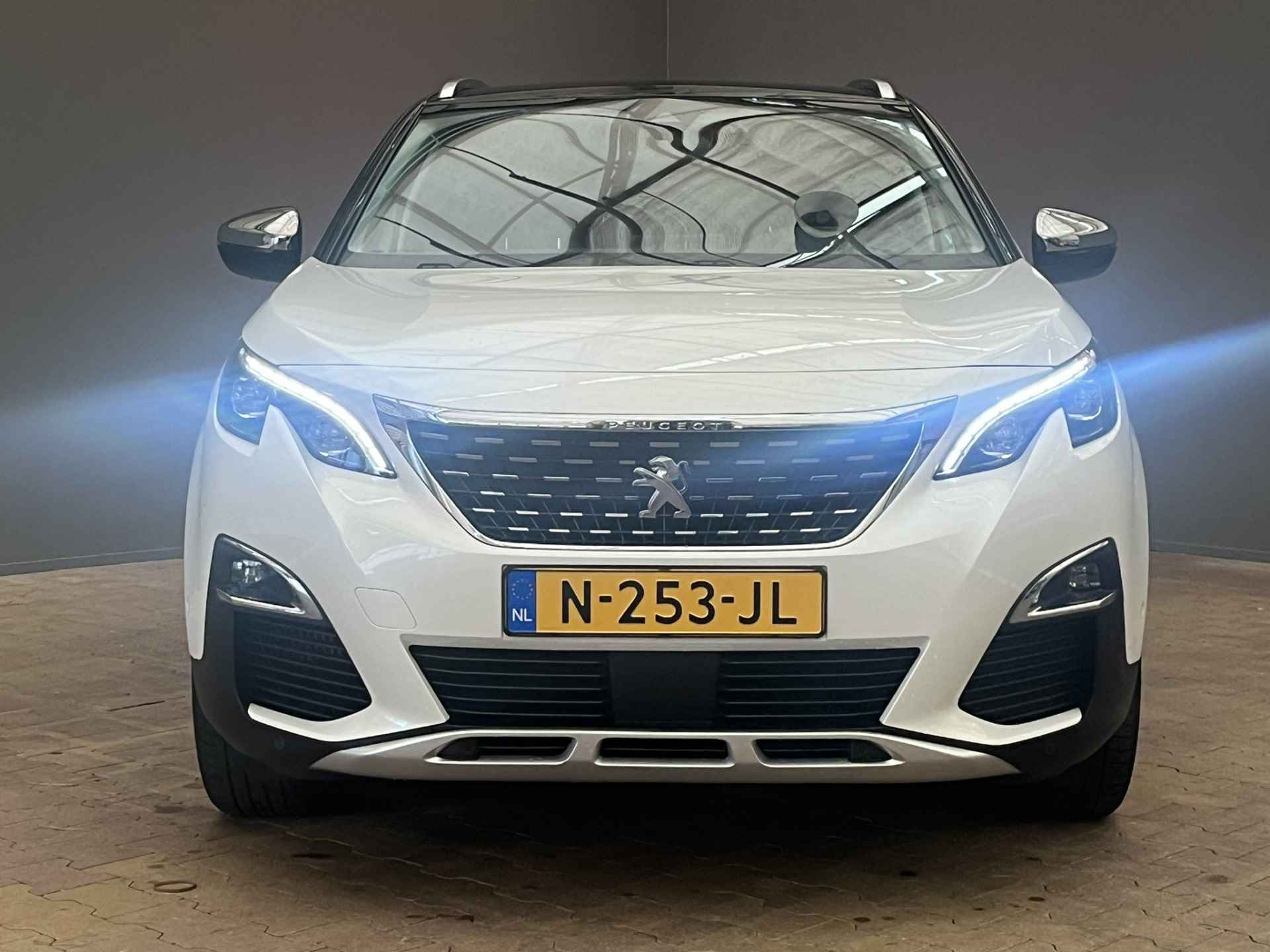 Peugeot 3008 1.2 130PK Crossway Automaat | Stoelverwarming | Leder/Alcantara | Afneembare Trekhaak | 18" Lichtmetaal | Camera | Virtueel Dashboard | Clima | Cruise - 9/30