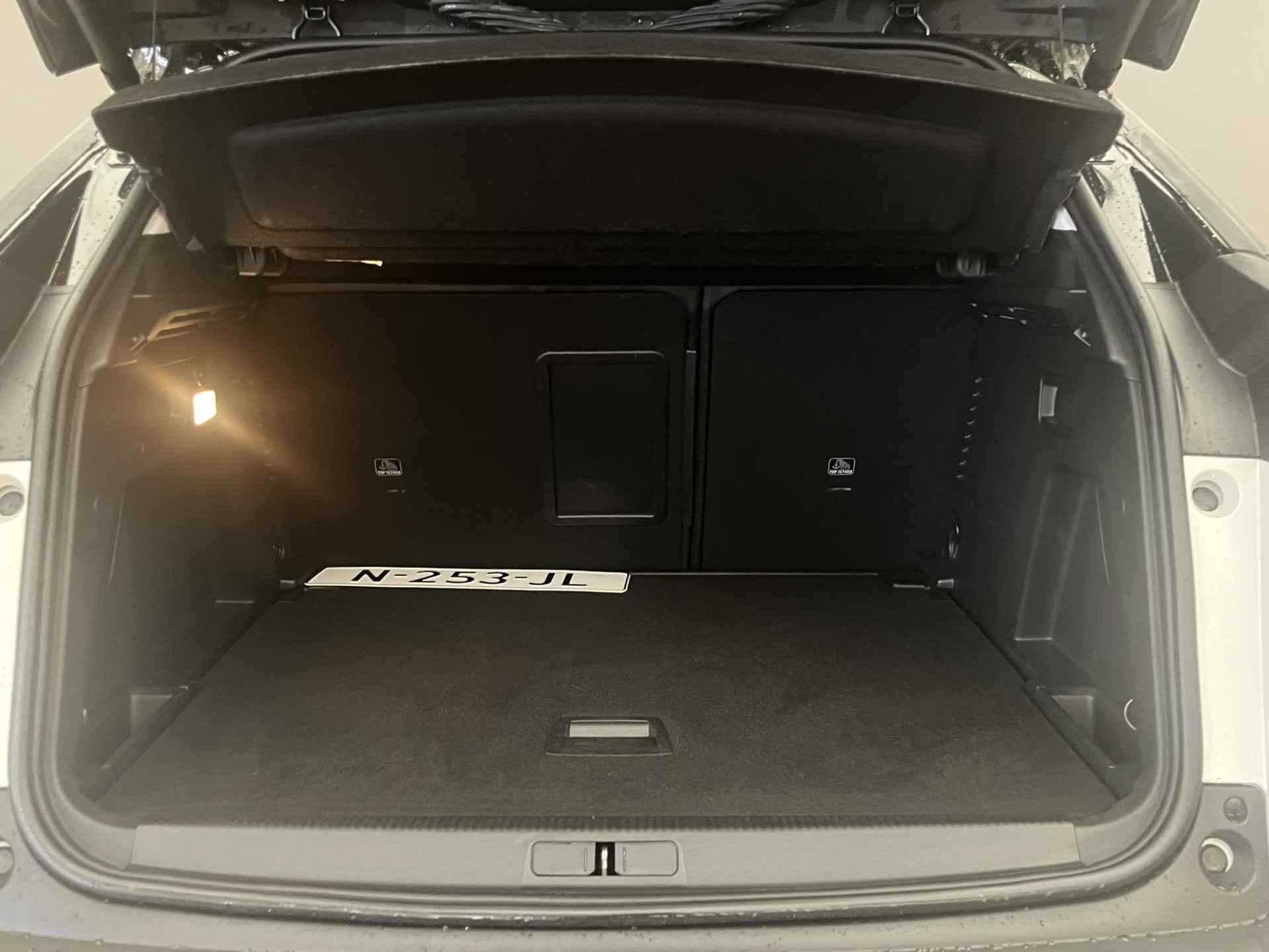 Peugeot 3008 1.2 130PK Crossway Automaat | Stoelverwarming | Leder/Alcantara | Afneembare Trekhaak | 18" Lichtmetaal | Camera | Virtueel Dashboard | Clima | Cruise - 14/30