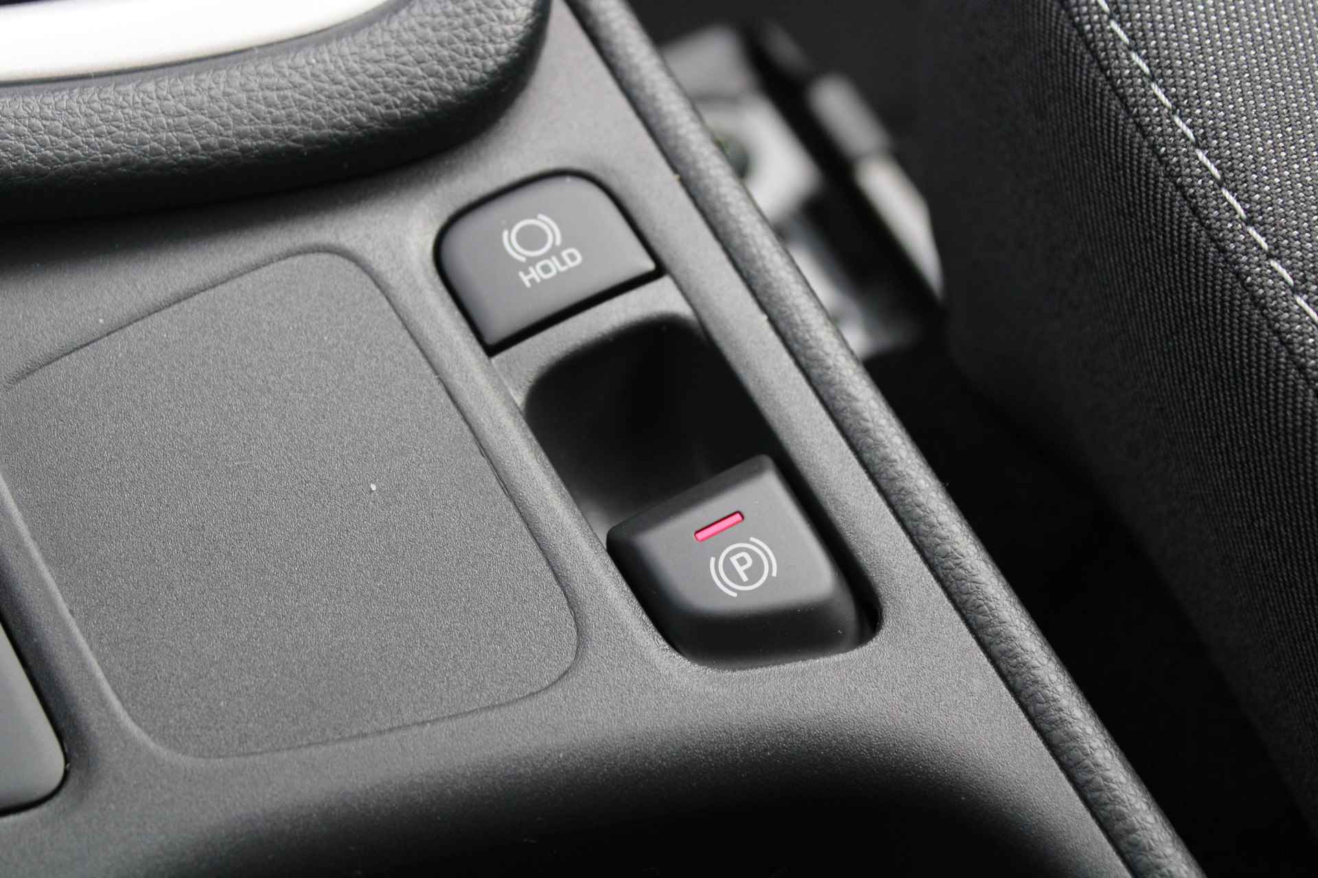 Toyota Yaris 1.5 Hybrid Dynamic, Keyless Go, Adaptieve Cruise Control, Apple Carplay/Android Auto, Bluetooth - 18/34