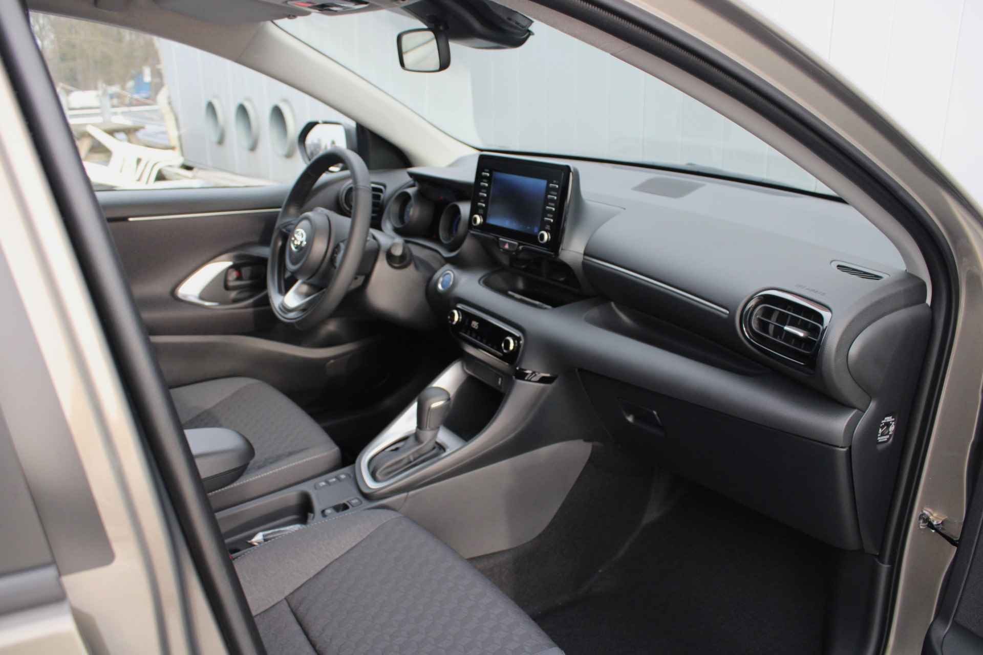 Toyota Yaris 1.5 Hybrid Dynamic, Keyless Go, Adaptieve Cruise Control, Apple Carplay/Android Auto, Bluetooth - 31/34