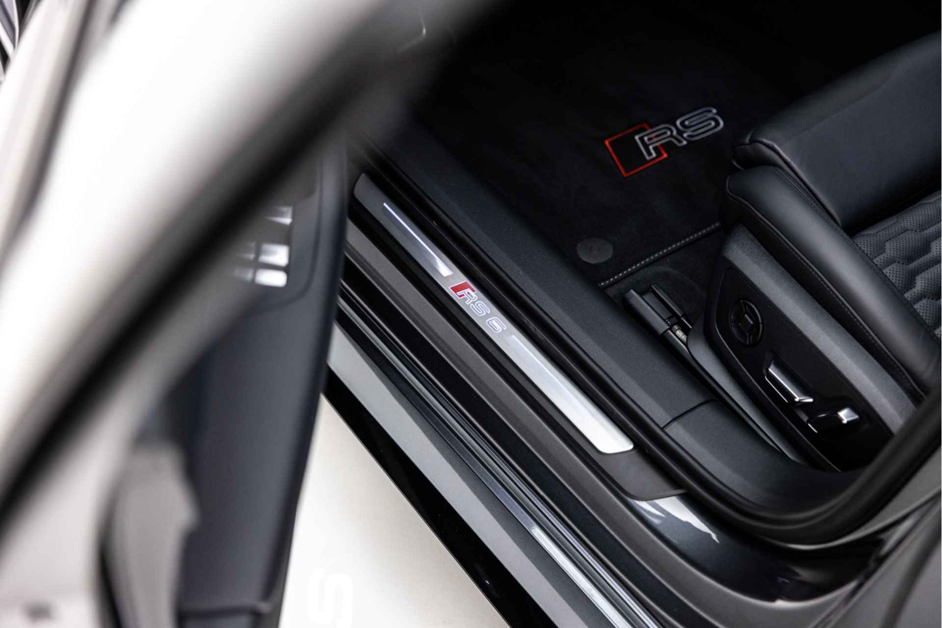 Audi RS6 Avant 4.0TFSI Quattro | Pano | B&O | RS Designpakket | Laser | 360 Camera - 17/62