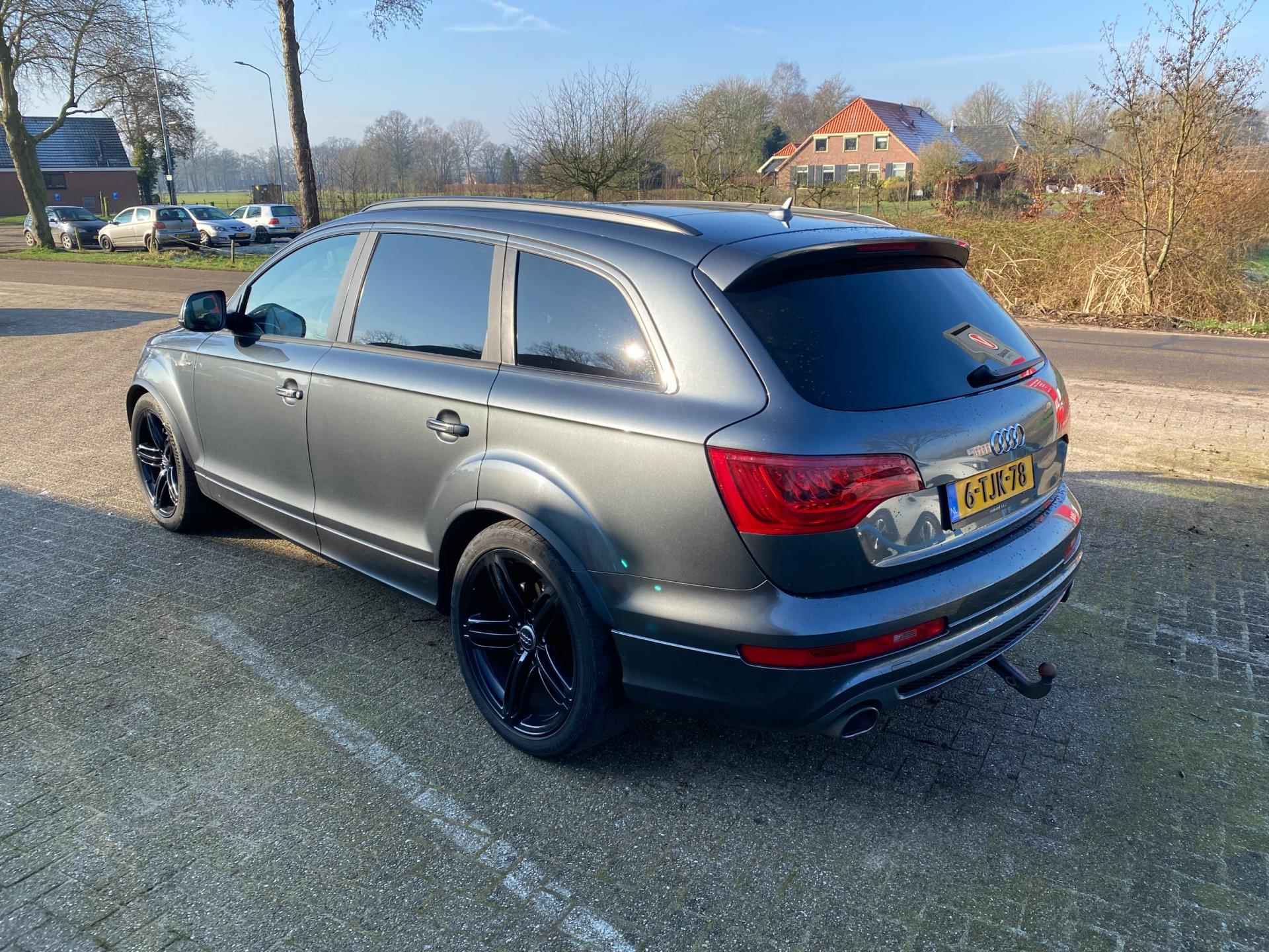 Audi Q7 3.0 TDI quattro Pro Line S 5+2 - 8/27