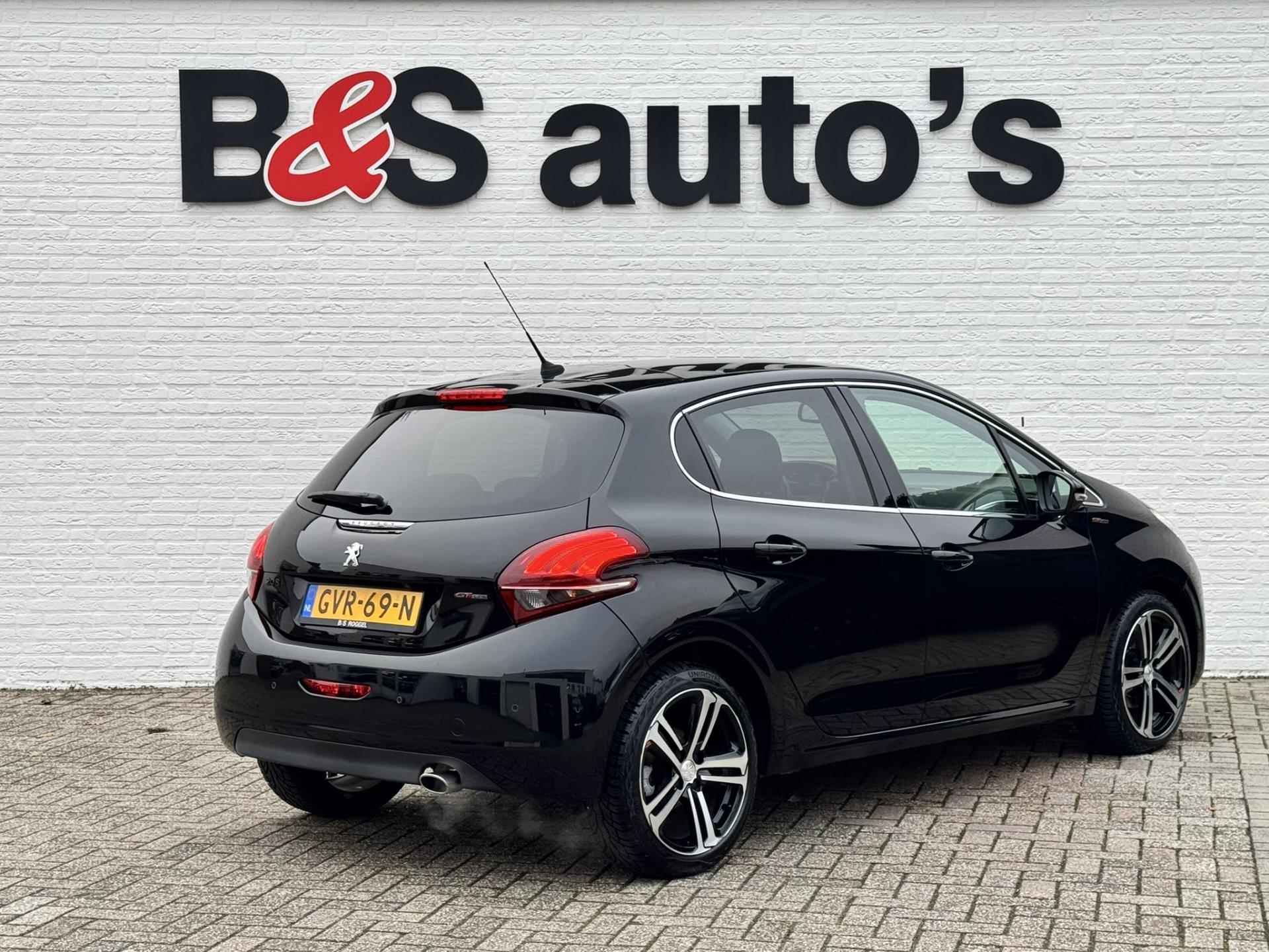 Peugeot 208 1.2 PureTech GT-line Parkeersensor plus achteruitrij camera Cruise Control Sportstoelen Apple / Android Carplay - 3/58