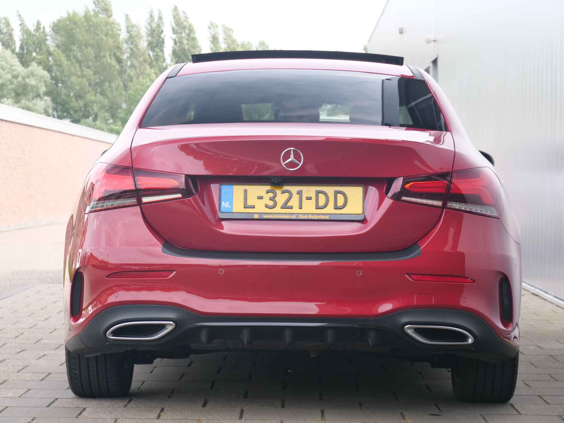 Mercedes-Benz A-Klasse 180 136 Pk Premium Plus AMG-Styling Navigatie / DAB / 18 inch - 20/40