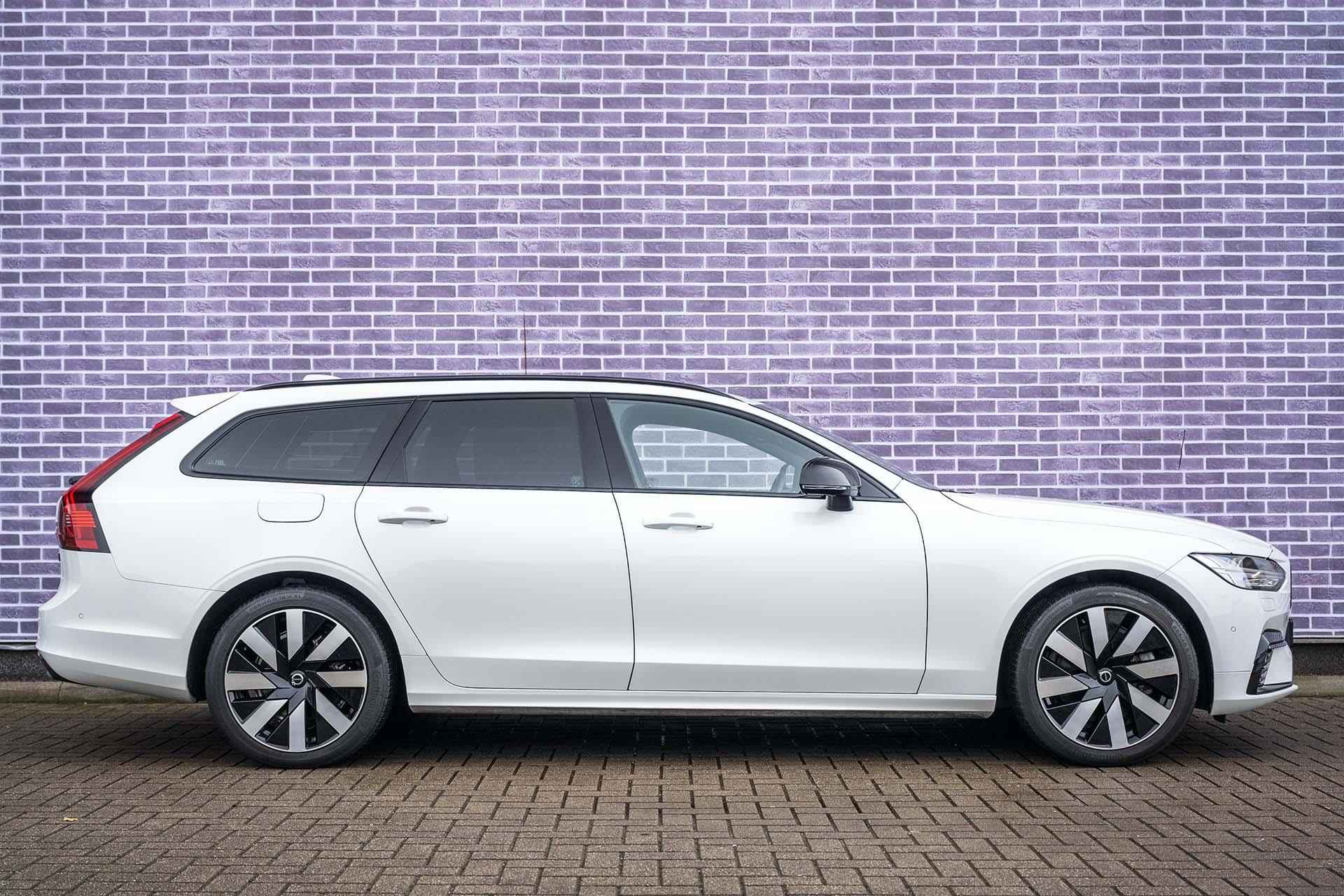 Volvo V90 T6 Recharge AWD Ultimate Dark Long Range | Trekhaak | Bowers & Wilkins | Panoramadak | Head-up Display | 360º Camera | Luchtvering - 15/46