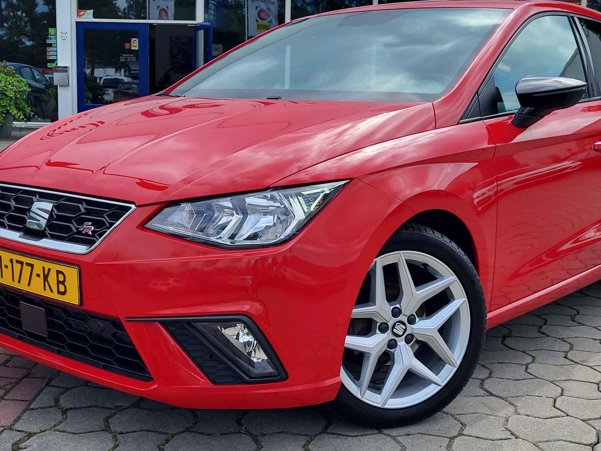 SEAT Ibiza 1.0 TSI FR Business Intense, 17" Lm velgen, PDC, Carplay, Rijklaar met beurt & garantie! - 6/33