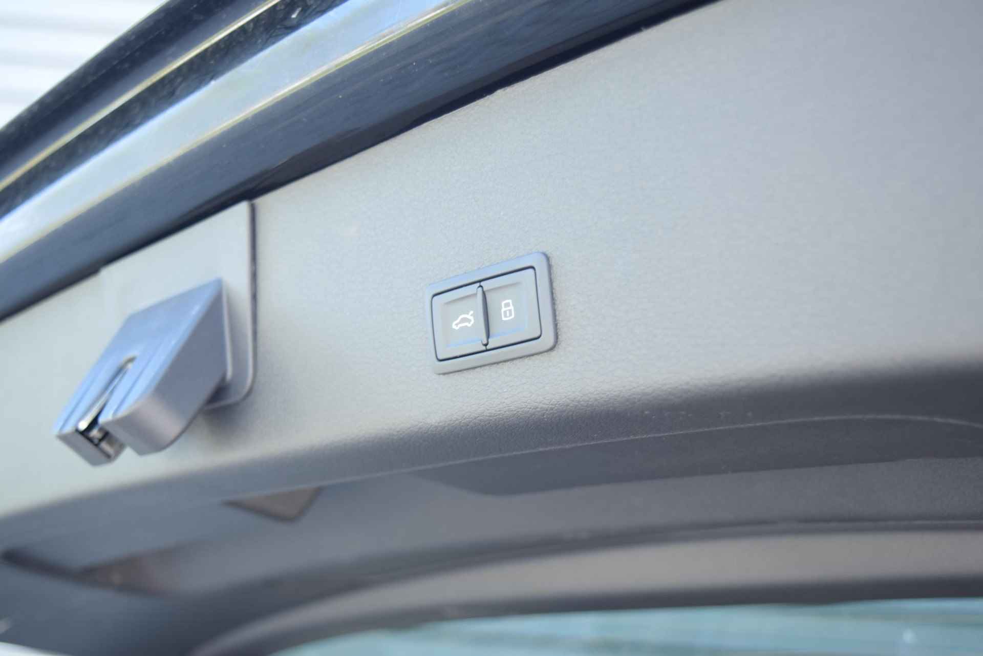 Audi e-tron S Quattro 503 pk | rondomzichtcamera's | panoramadak | B&O 3D | 21" - 19/23