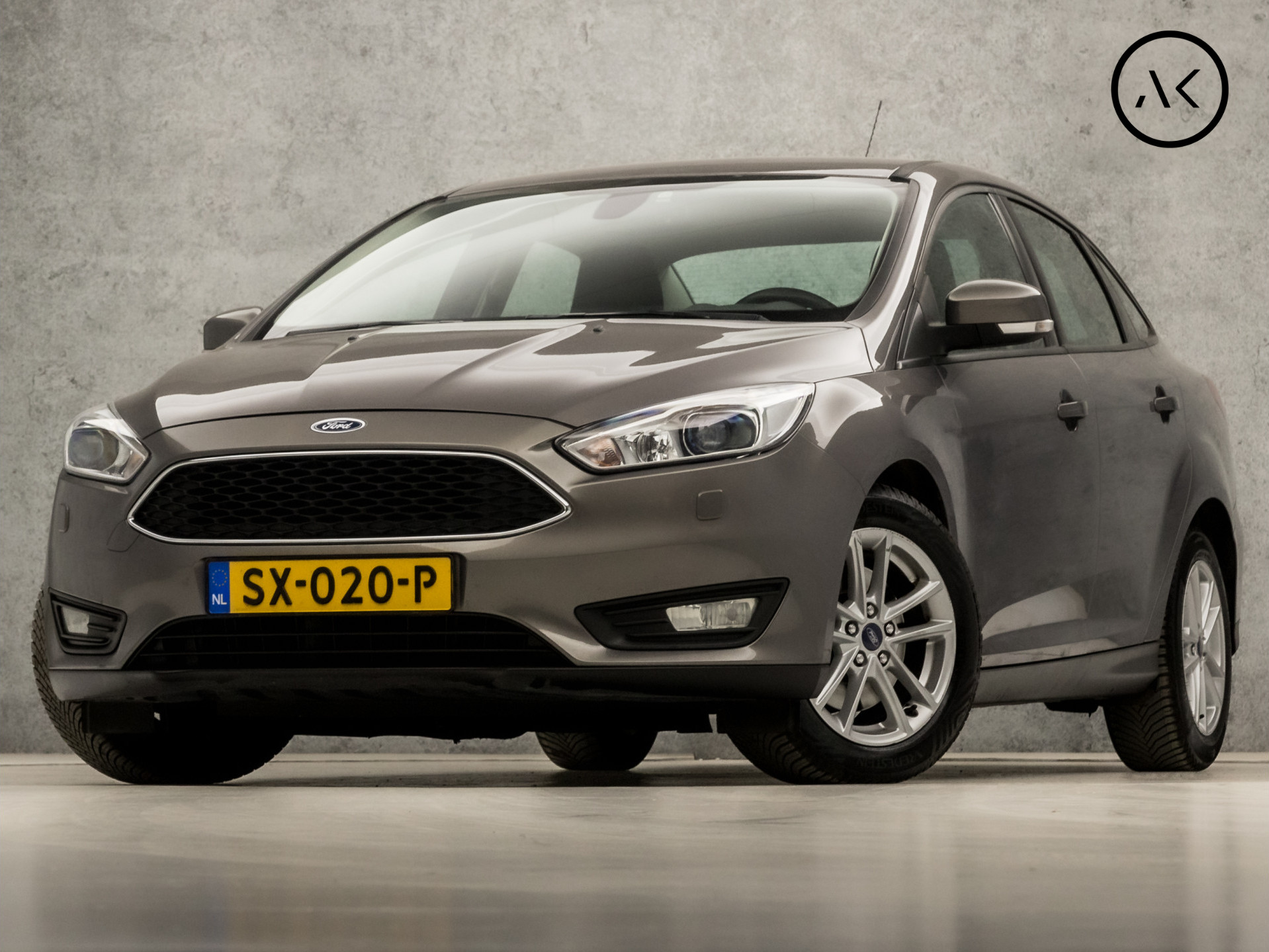 Ford Focus 1.5 Titanium Edition 150Pk Automaat (NAVIGATIE, CLIMATE, STOELVERWARMING, XENON, LM VELGEN, SPORTSTOELEN, PARKEERSENSOREN, ARMSTEUN, NIEUWE APK, NIEUWSTAAT)