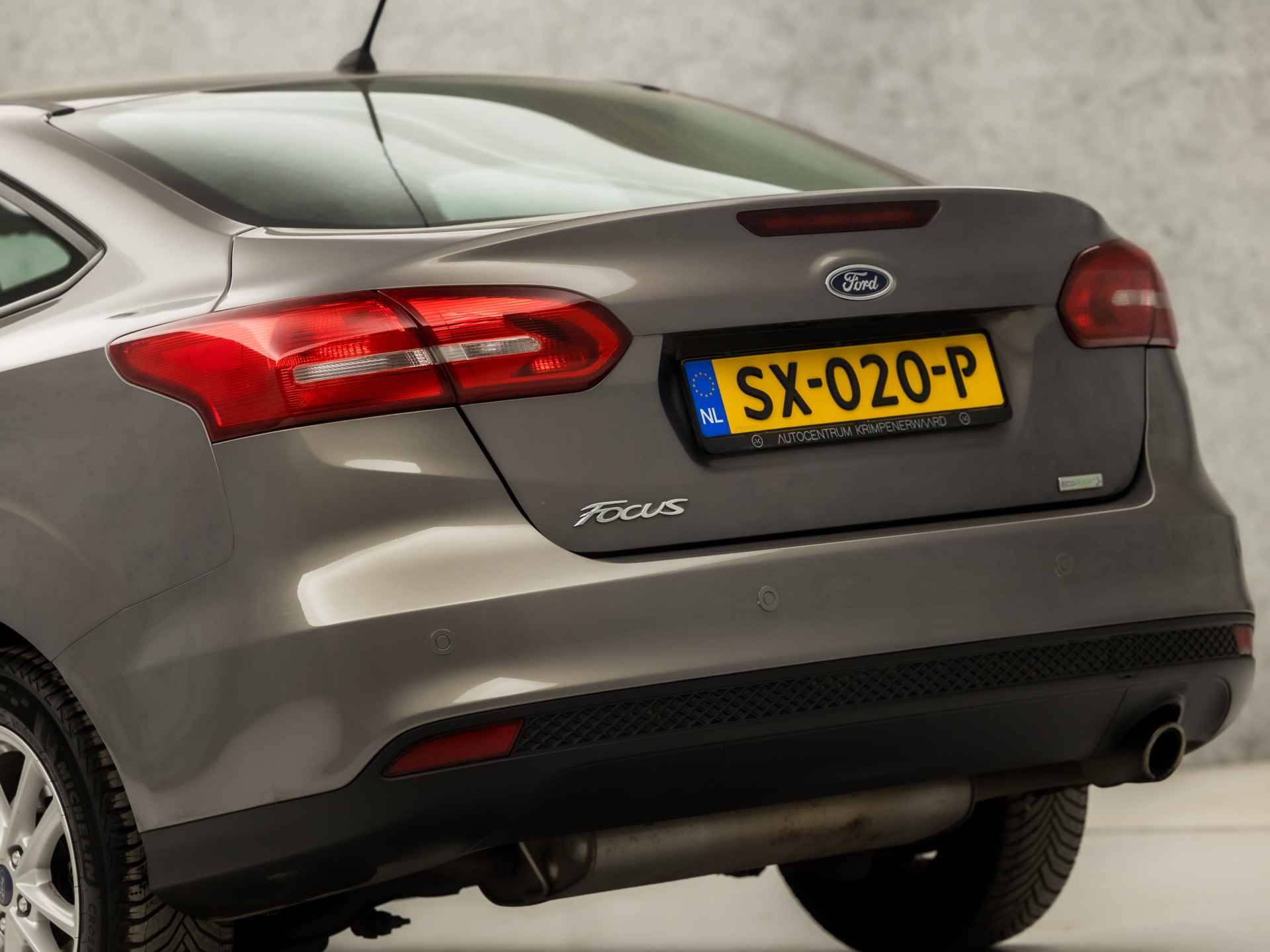 Ford Focus 1.5 Titanium Edition 150Pk Automaat (NAVIGATIE, CLIMATE, STOELVERWARMING, XENON, LM VELGEN, SPORTSTOELEN, PARKEERSENSOREN, ARMSTEUN, NIEUWE APK, NIEUWSTAAT) - 13/34