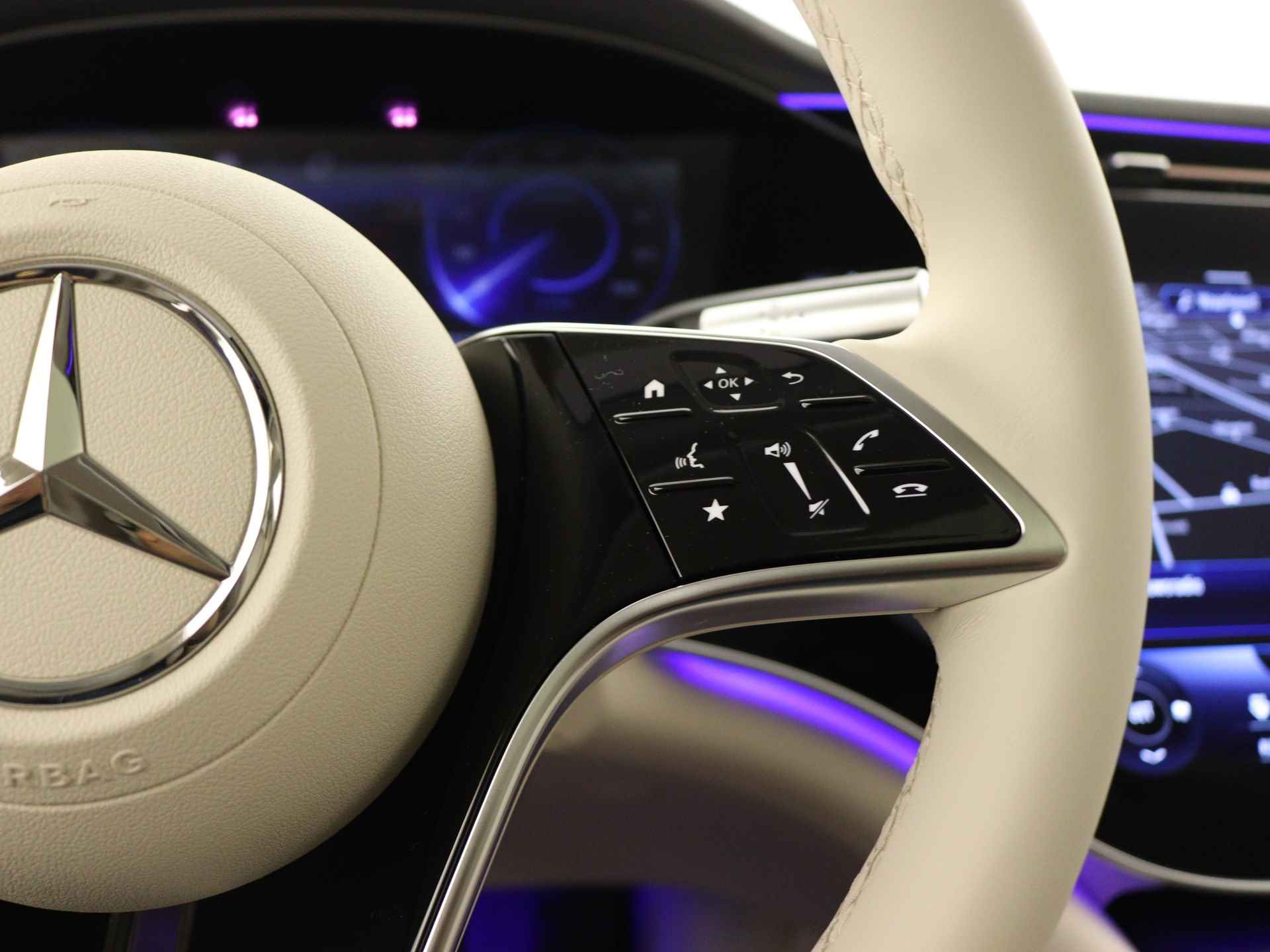 Mercedes-Benz EQS 580 4MATIC AMG Line 108kWh | Premium Plus pakket | Grille met Mercedes-Benz pattern | Dashcam | Achterasbesturing tot 10° | MBUX augmented reality head-up display | Akoestiekcomfortpakket | Nightpakket | USB pakket Plus |  Burmester® surround sound system | - 20/40