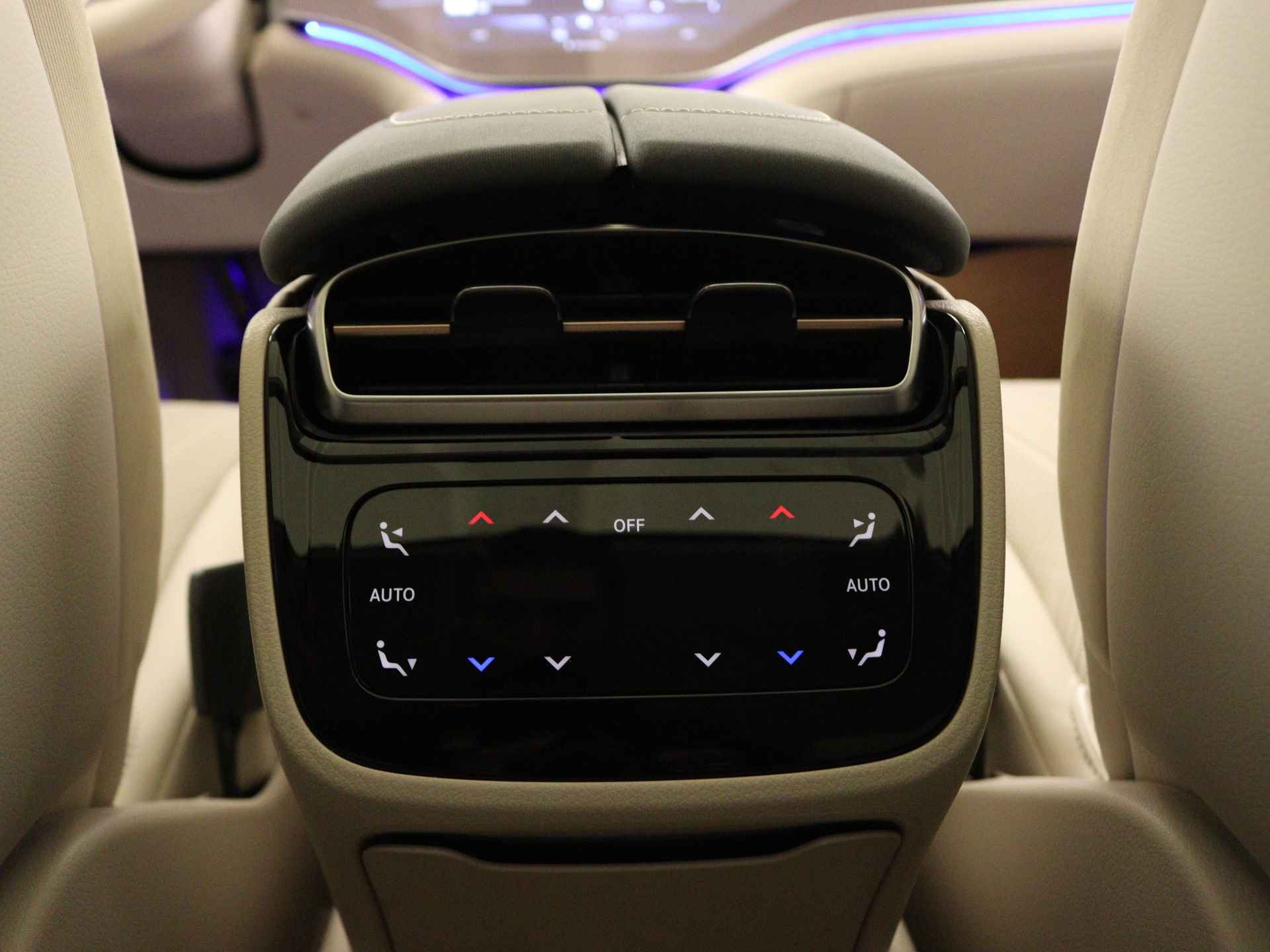Mercedes-Benz EQS 580 4MATIC AMG Line 108kWh | Premium Plus pakket | Grille met Mercedes-Benz pattern | Dashcam | Achterasbesturing tot 10° | MBUX augmented reality head-up display | Akoestiekcomfortpakket | Nightpakket | USB pakket Plus |  Burmester® surround sound system | - 33/40