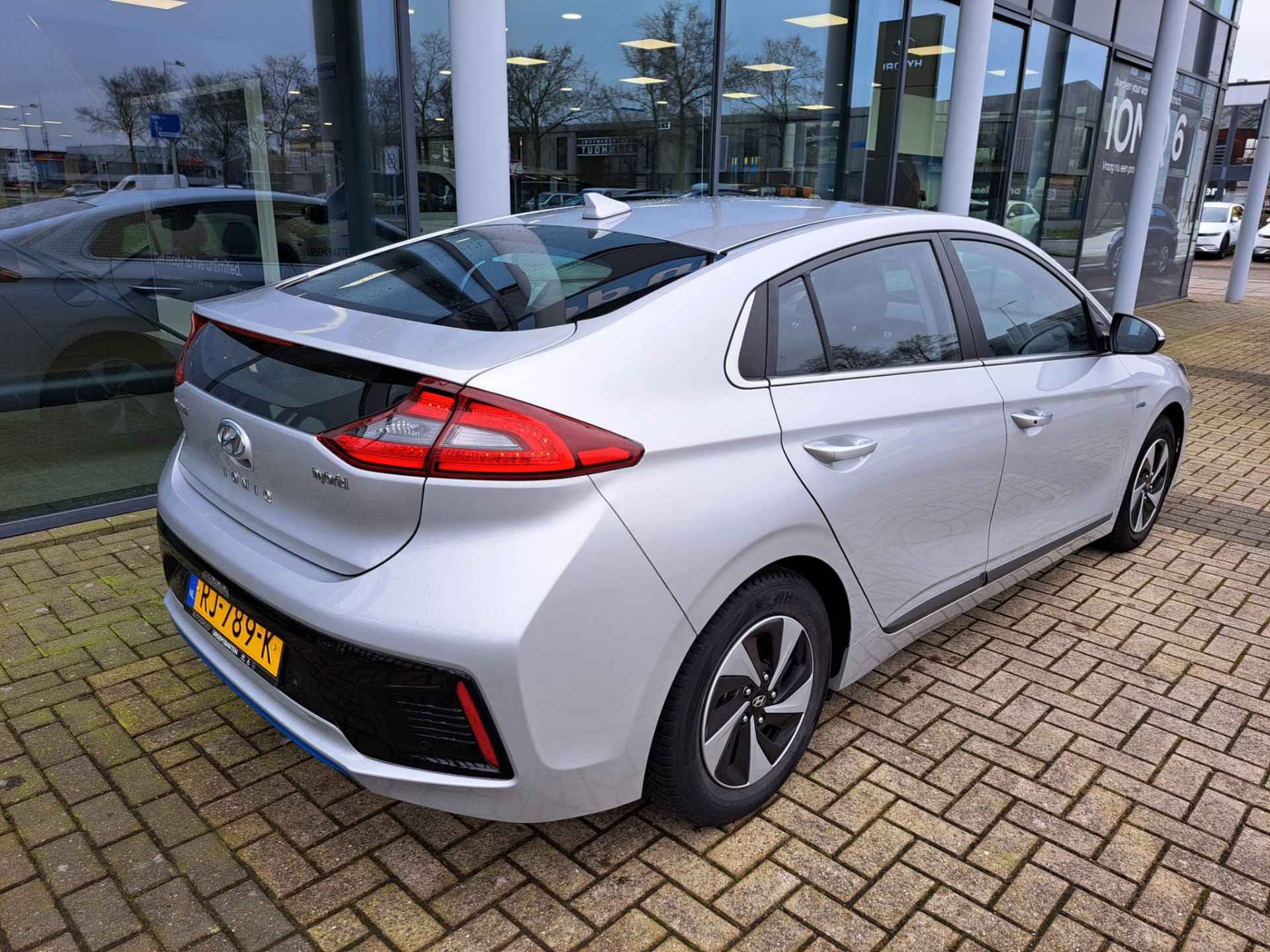 Hyundai IONIQ 1.6 GDi Premium | Afn. Trekhaak - 7/37