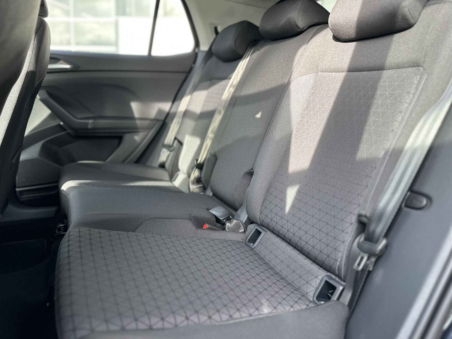 Volkswagen T-Cross 1.0 TSI 95PK Life | Navigatie | Voorstoelen verwarmd | Parkeersensoren - 11/19