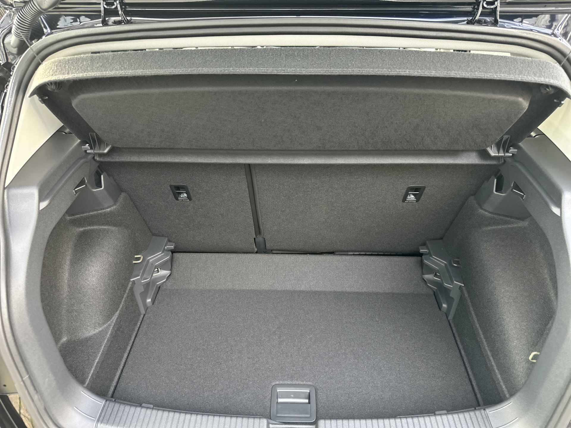 Volkswagen T-Cross 1.0 TSI 95PK Life | Navigatie | Voorstoelen verwarmd | Parkeersensoren - 12/19