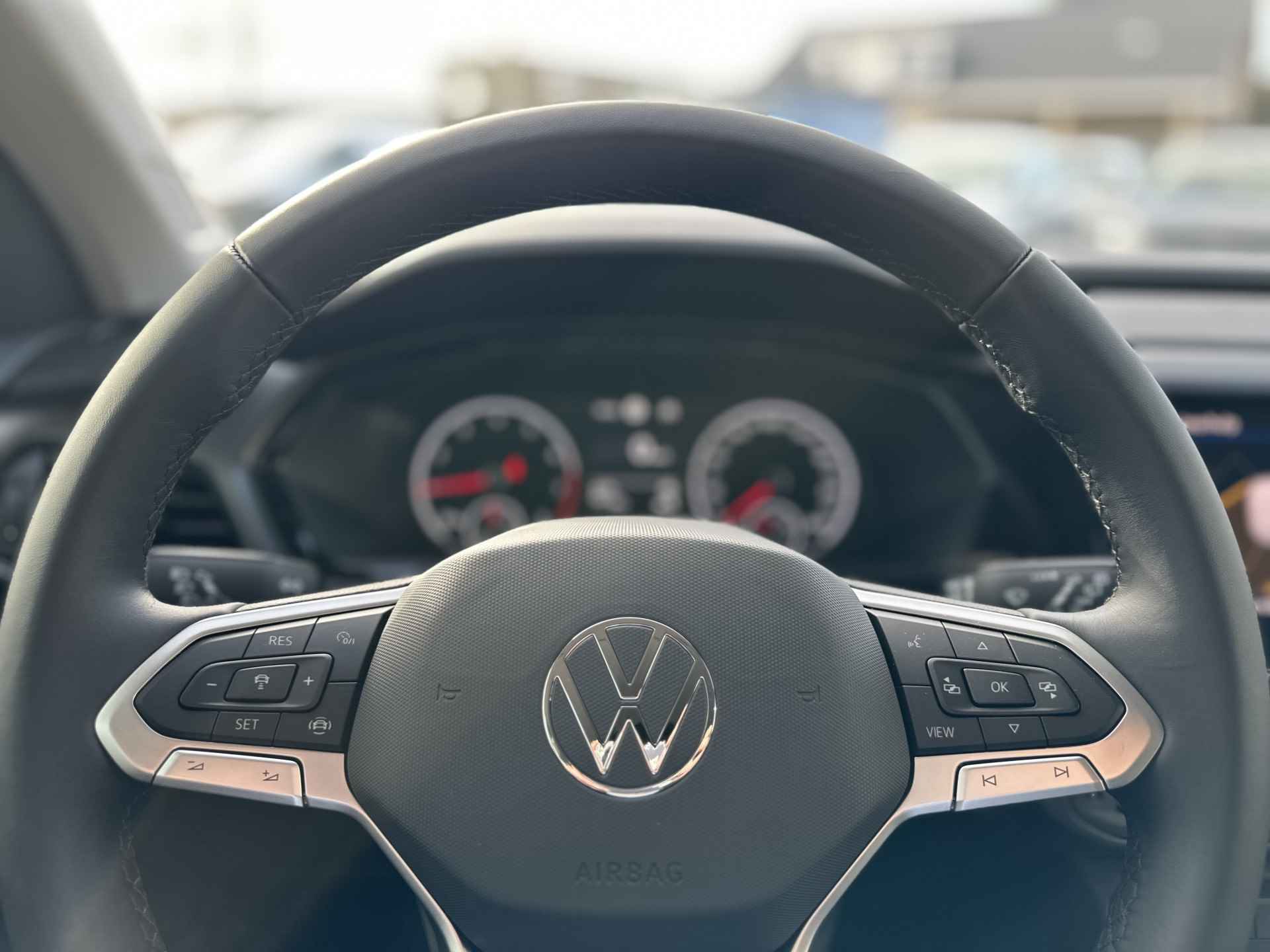 Volkswagen T-Cross 1.0 TSI 95PK Life | Navigatie | Voorstoelen verwarmd | Parkeersensoren - 13/19