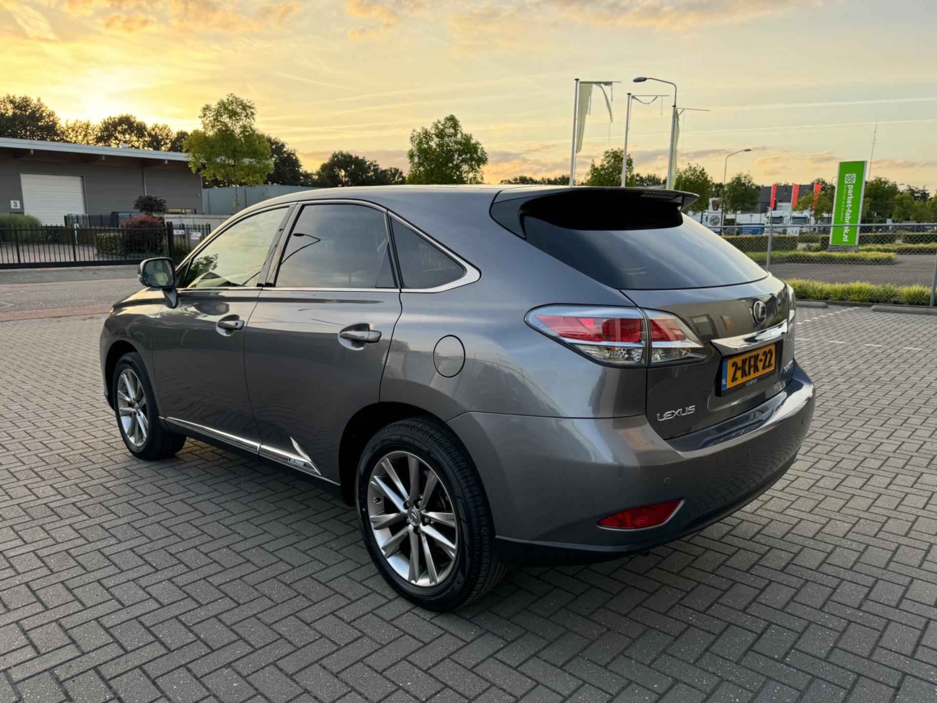 Lexus RX 450h 4WD Luxury Line - 8/36