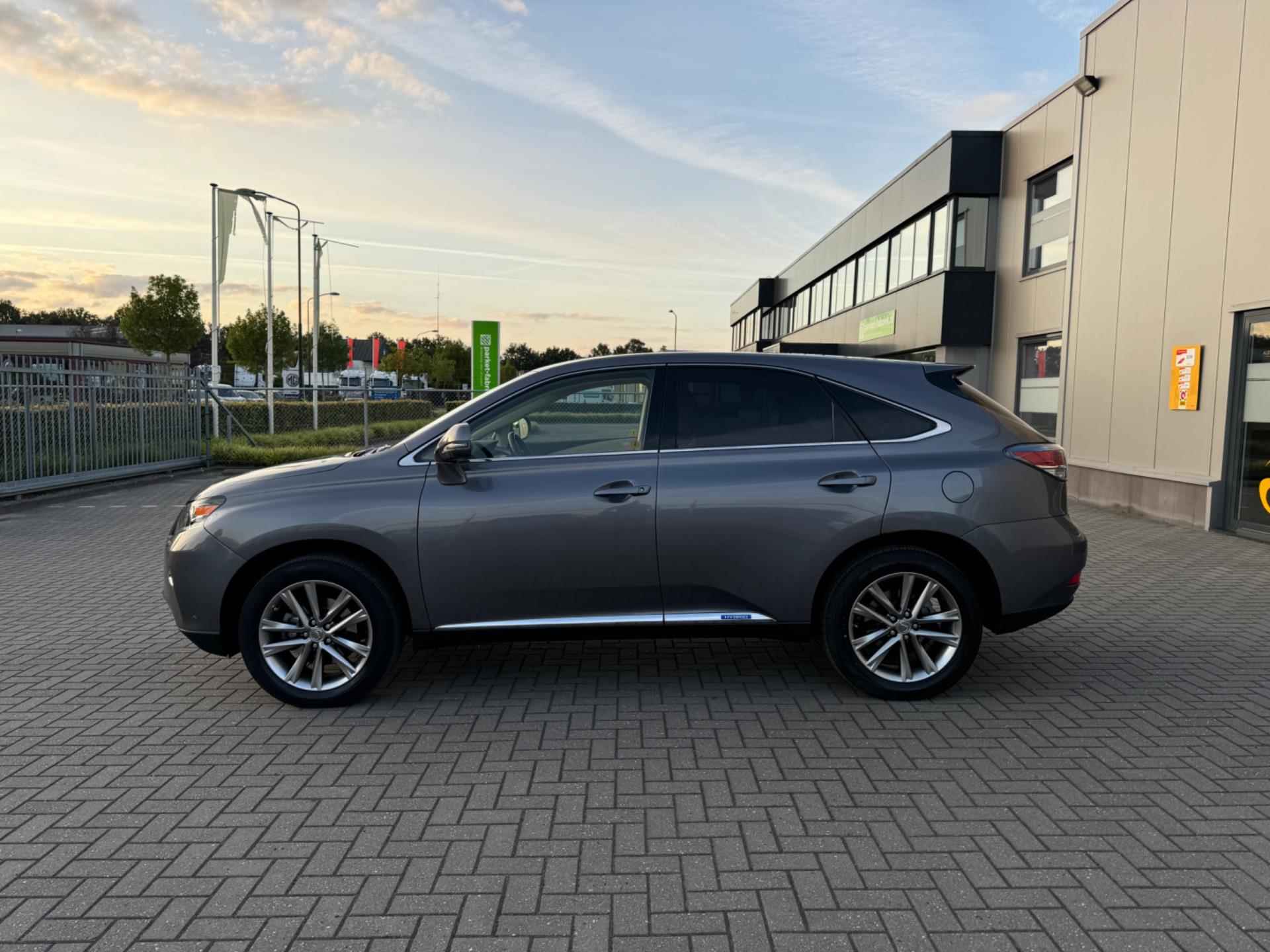 Lexus RX 450h 4WD Luxury Line - 9/36