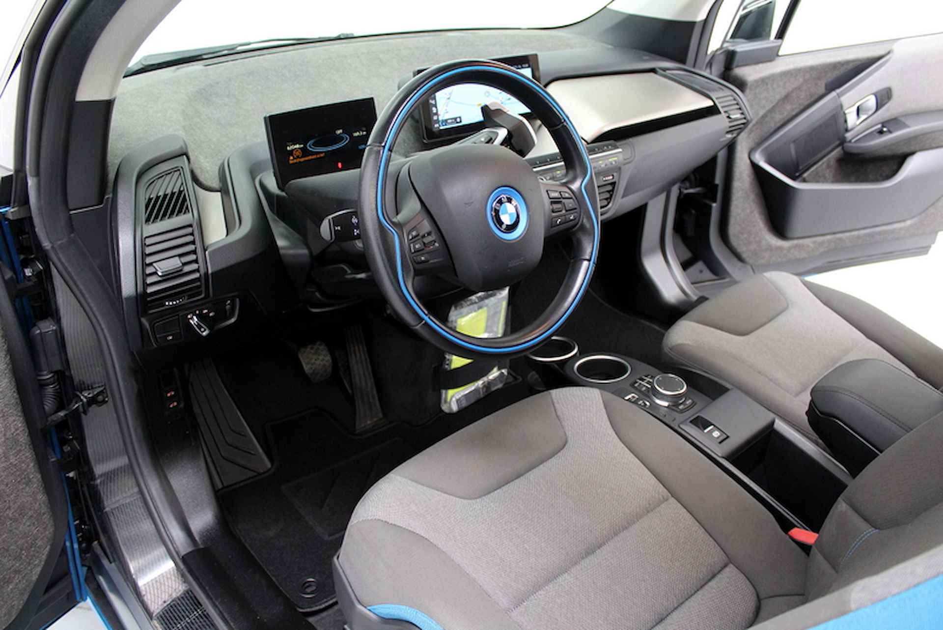 BMW i3 S iPerformance 94Ah 33 kWh 184PK, PANORAMADAK | NAVIGATIE | CAMERA | GROOT SCHERM | VERWARMDE STOELEN - 15/41