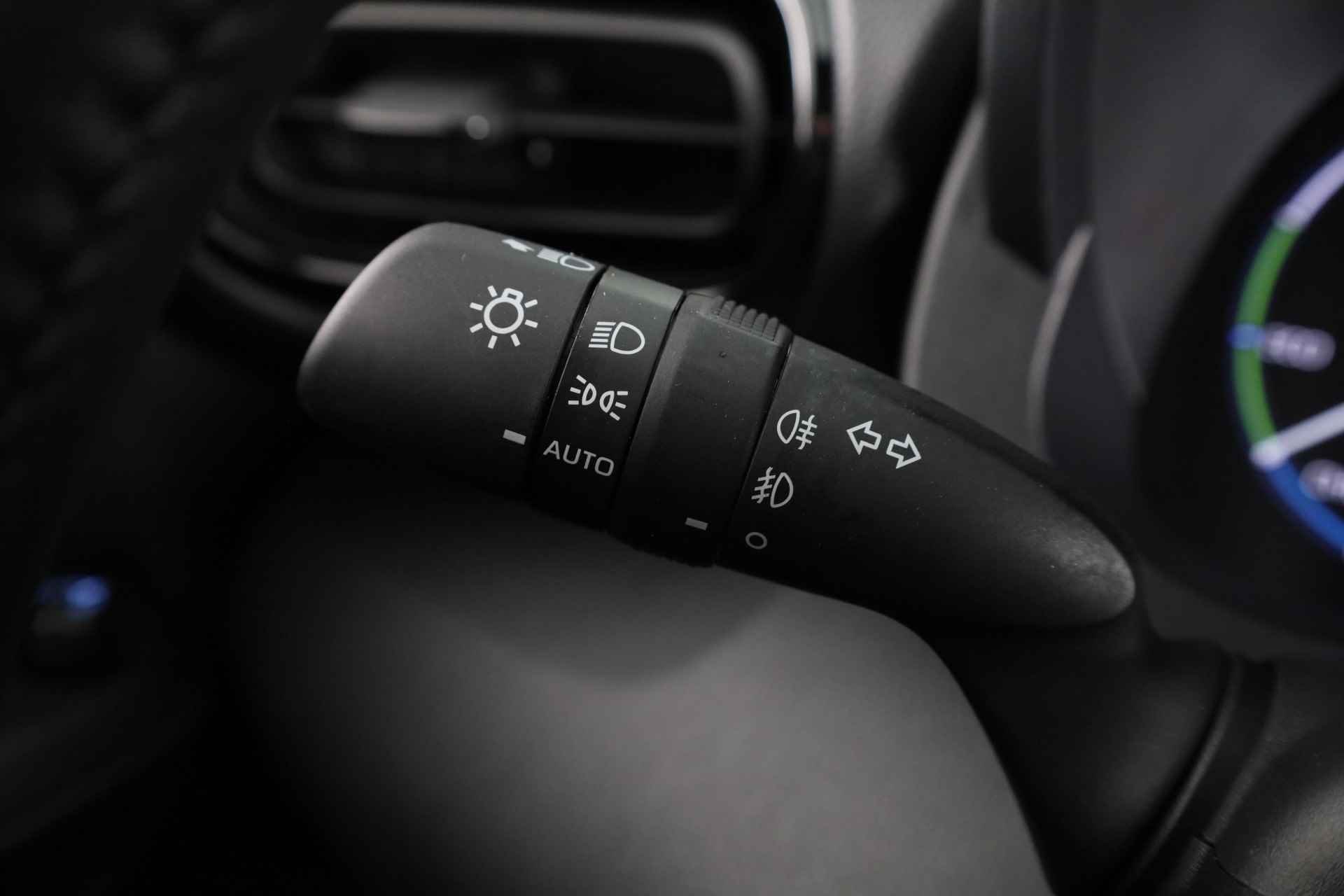 Toyota Yaris Cross 1.5 Hybrid Explore *DEMO* | Navigatie | Stoelverwarming | - 18/33