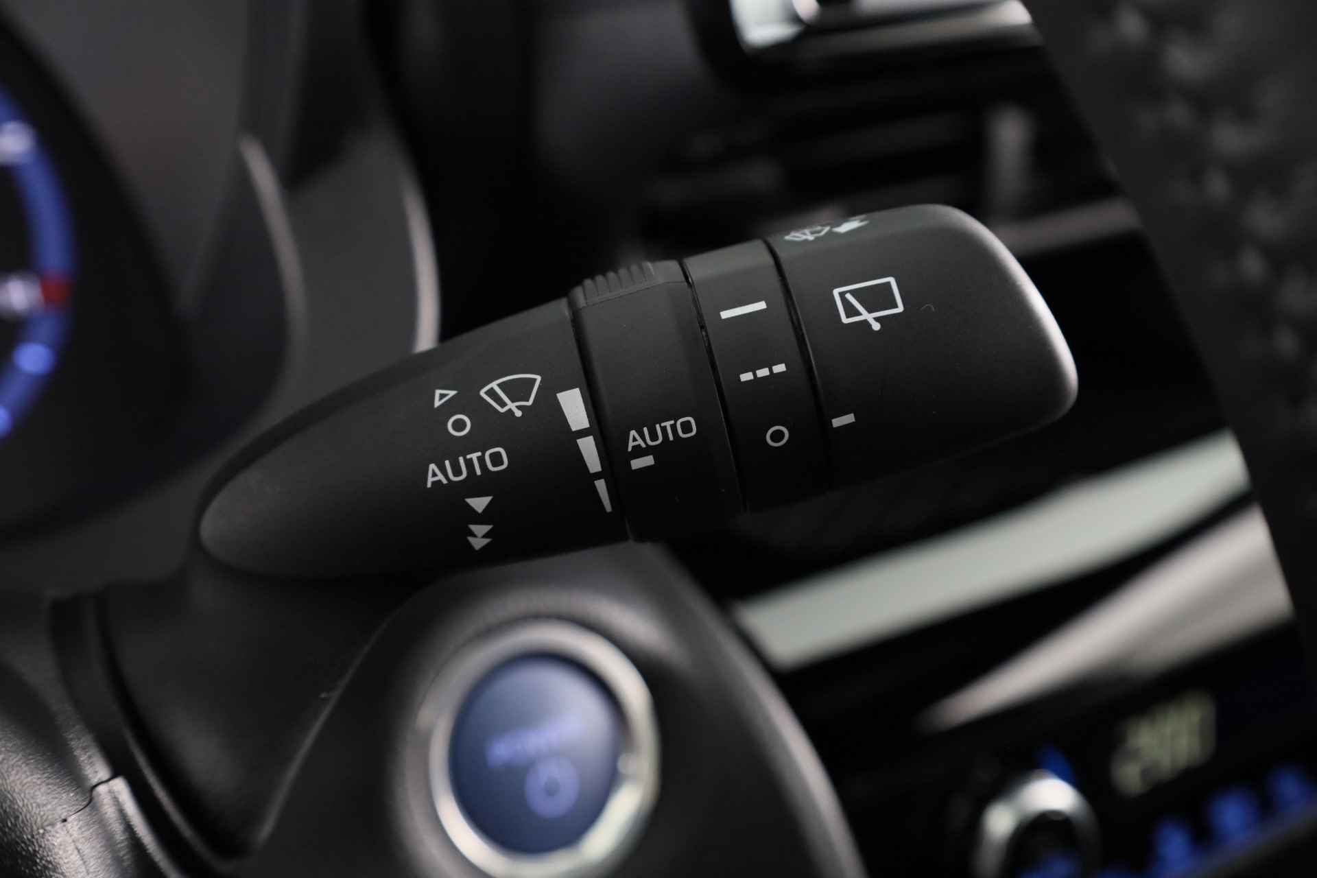 Toyota Yaris Cross 1.5 Hybrid Explore *DEMO* | Navigatie | Stoelverwarming | - 19/33