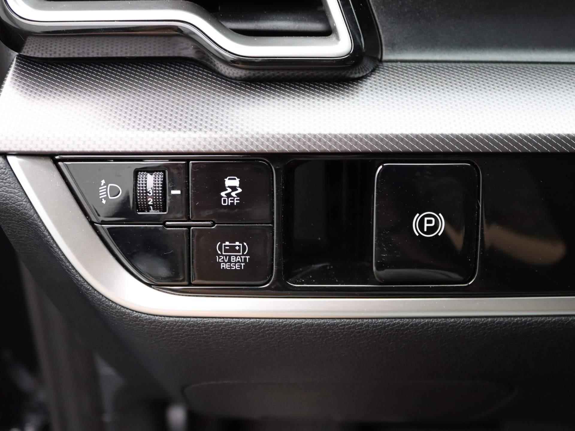 Kia Sportage 1.6 T-GDi Hybrid DynamicLine | Navigatie | Lichtmetalen velgen | Climate Control | Camera | Parkeersensoren - 24/45