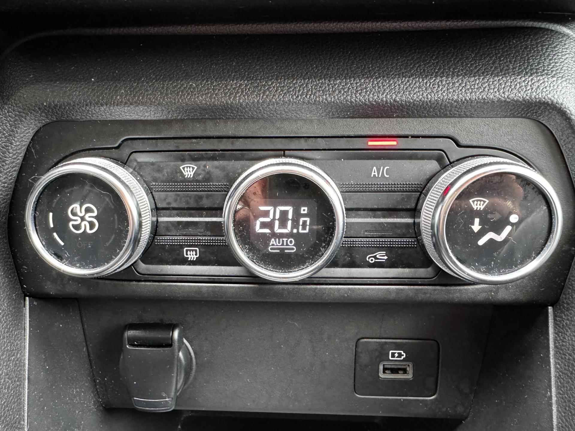Dacia Jogger 1.0 TCe Extreme 7p. / 110 PK / Navigatie + Camera / Climate Control / Cruise control - 25/46