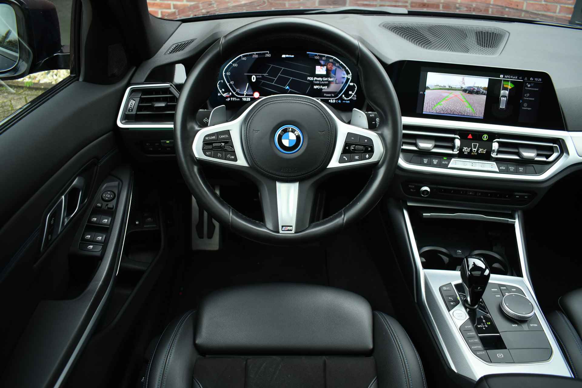 BMW 3 Serie Touring 330e xDrive M-Sport Pano Trekhaak Camera HiFi - 23/80