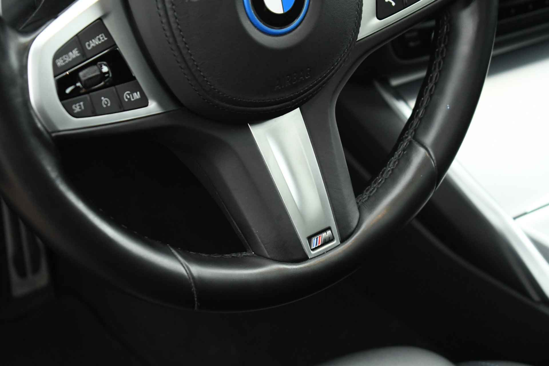 BMW 3 Serie Touring 330e xDrive M-Sport Pano Trekhaak Camera HiFi - 51/80