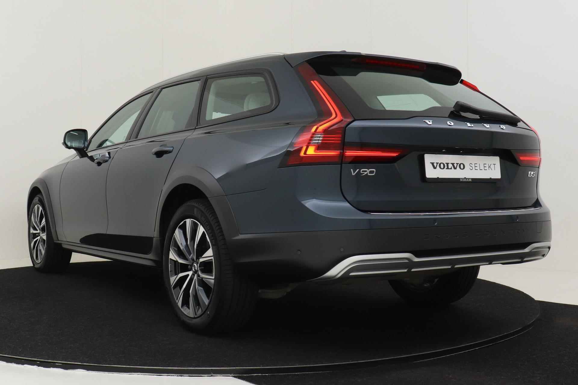 Volvo V90 CROSS COUNTRY B5 AWD PRO *FULL OPTIONS!* -PANO.DAK|B&W-AUDIO|LUCHTVERING|GEVENT.LEDER|MASSAGE|360°CAM - 7/50