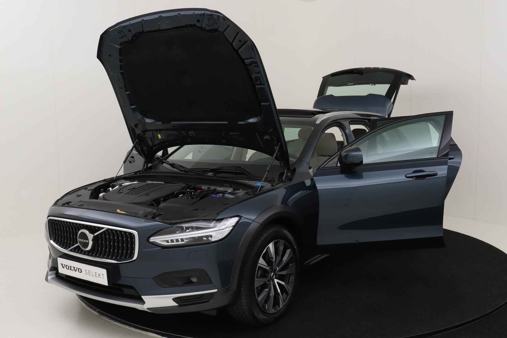 Volvo V90 CROSS COUNTRY B5 AWD PRO *FULL OPTIONS!* -PANO.DAK|B&W-AUDIO|LUCHTVERING|GEVENT.LEDER|MASSAGE|360°CAM - 33/50