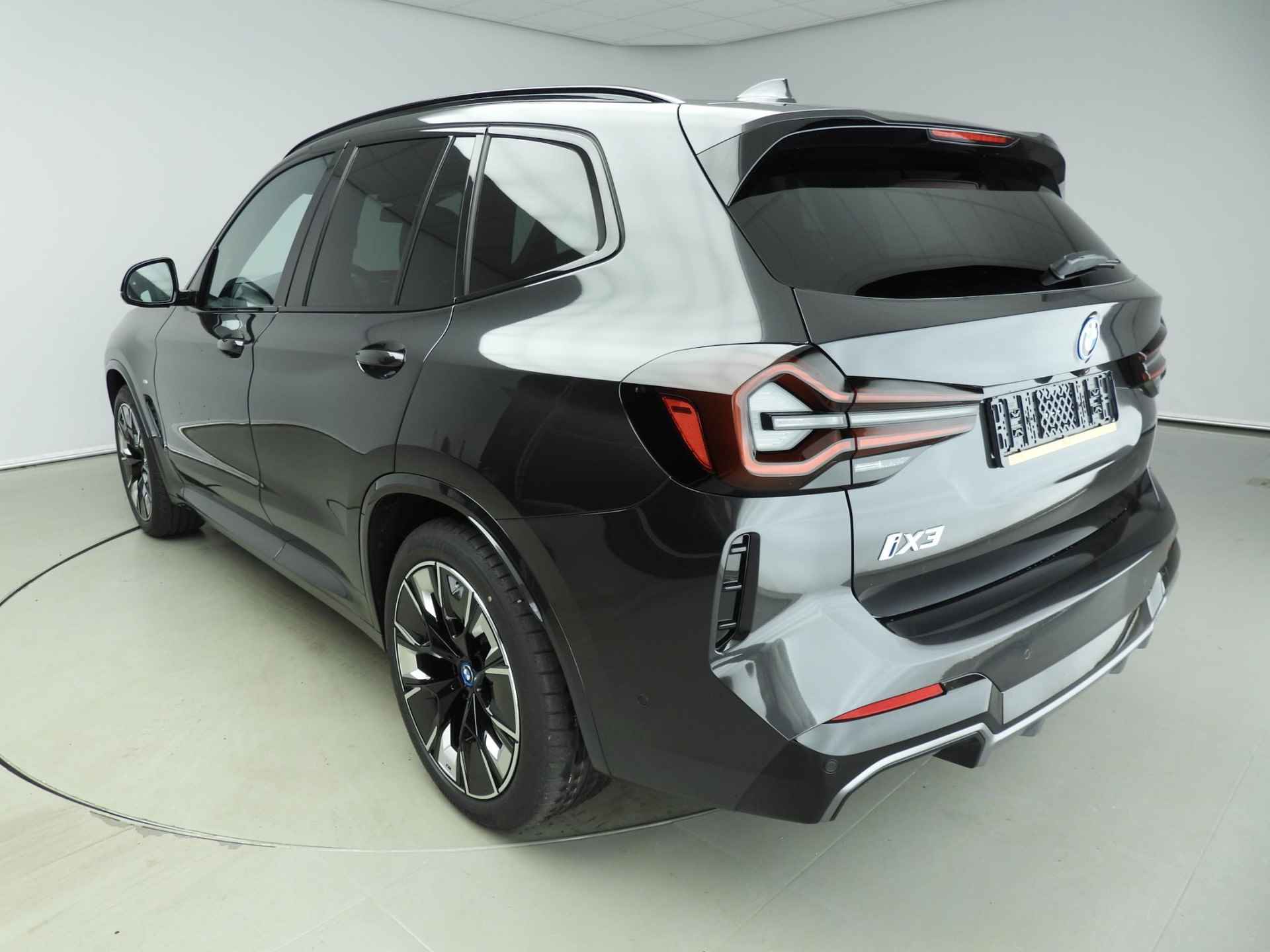 BMW iX3 High Executive Edition | Parking Pack | Safety Pack | Shadow Line Pack - 37/43