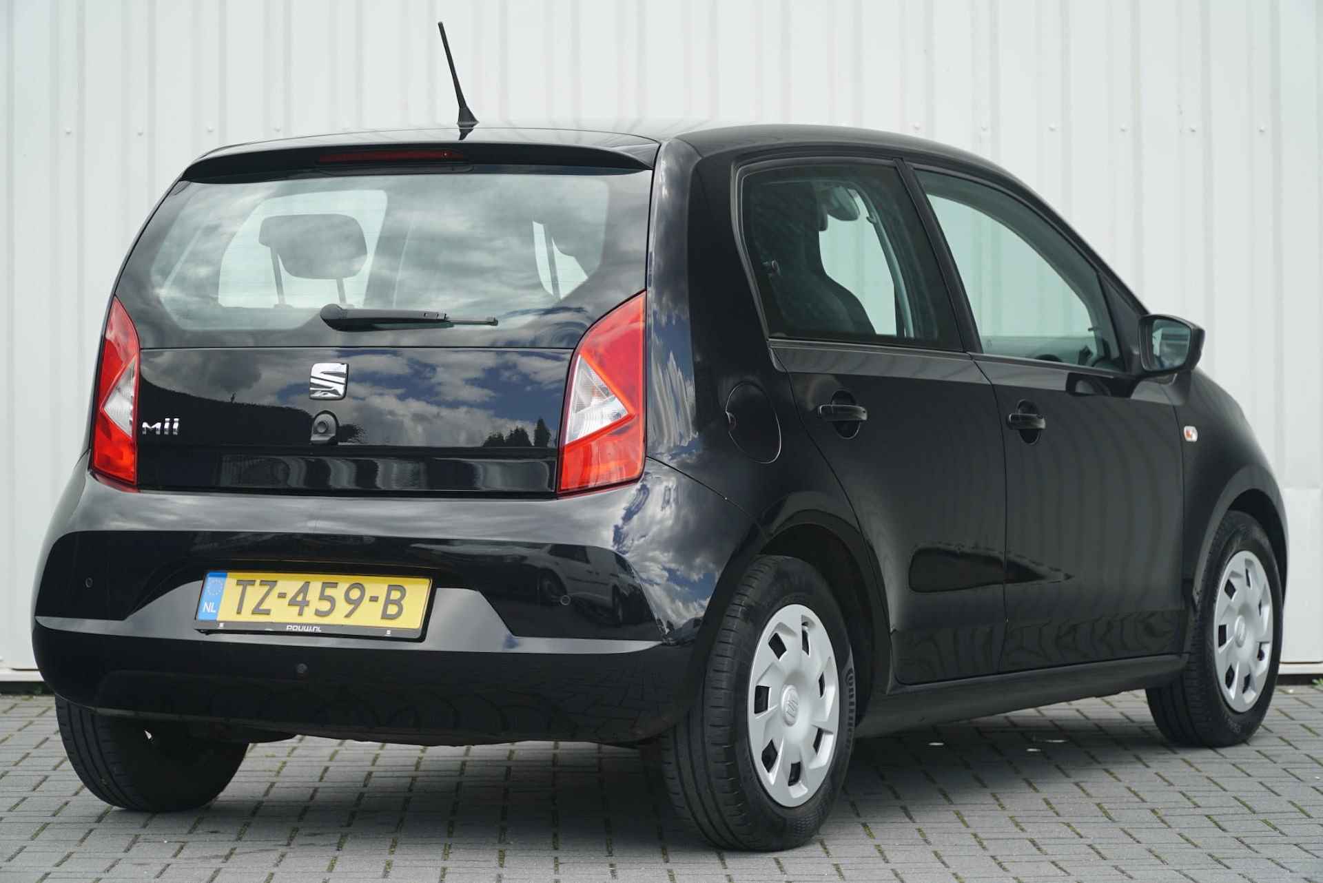 SEAT Mii 1.0 60pk Style Intense 5-drs | Airconditioning | Parkeersensor Achter - 2/25